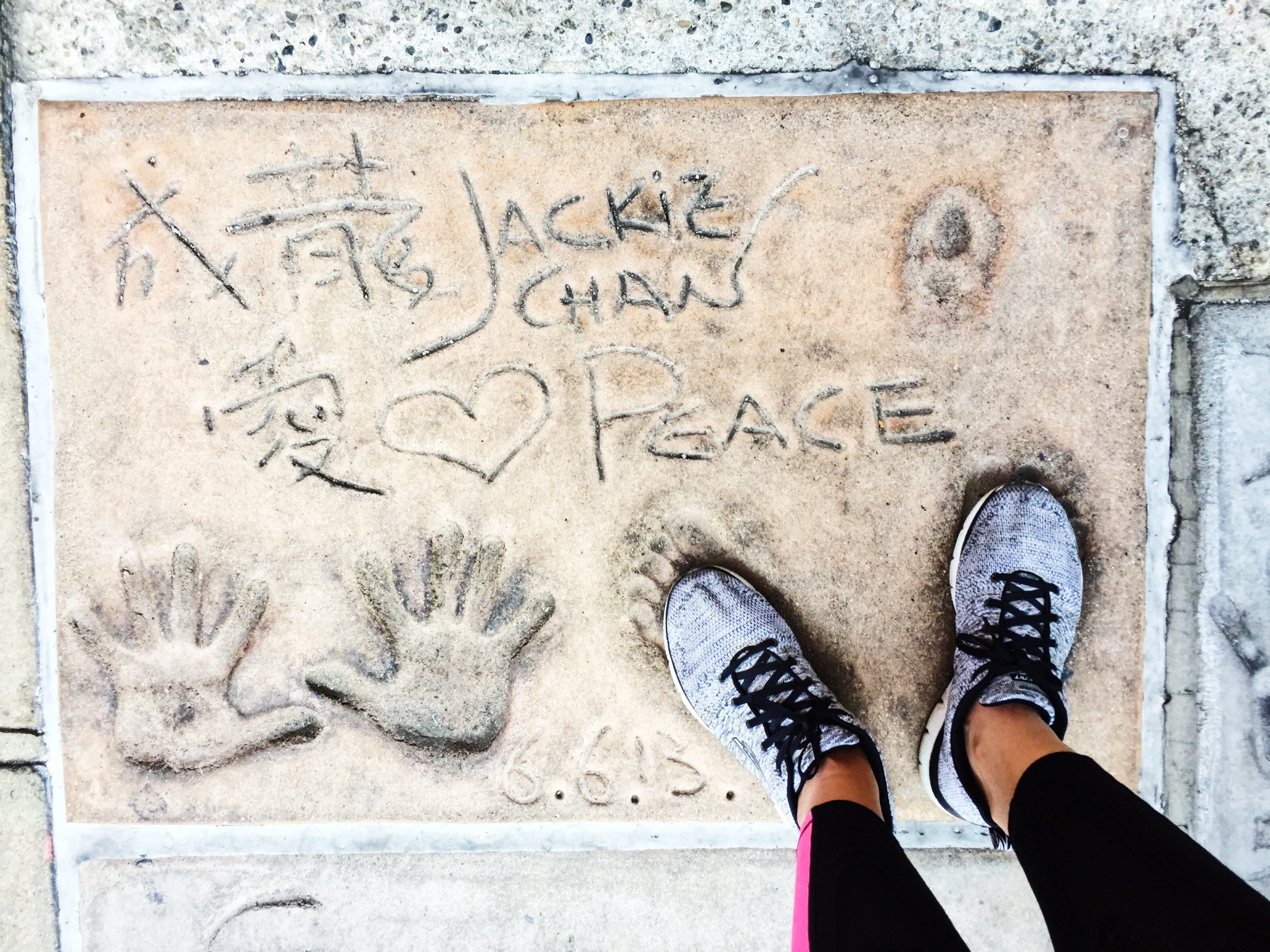 script, jackiechan, low section, concrete, men, los angeles, handprints, western script, outdoors, communication, one person, human foot, footprint, impression, HD Wallpaper
