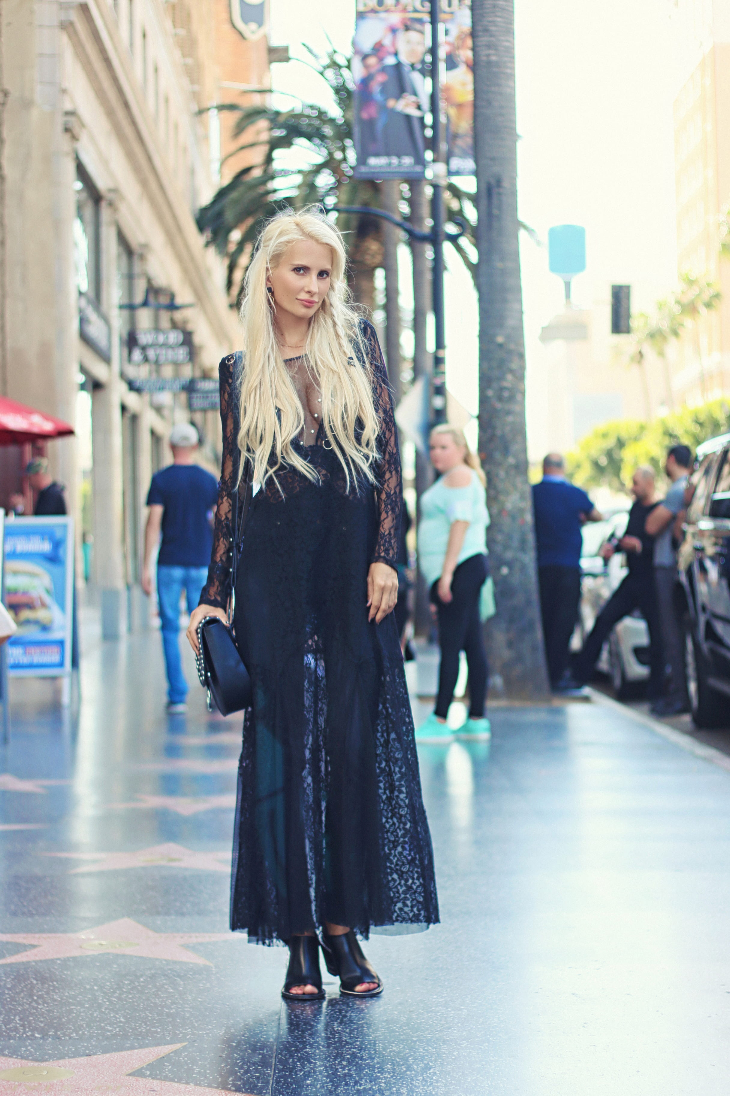 blonde, dress, beautiful woman, day, model, people, walk of fame, los angeles, incidental people, beauty, standing, architecture, 2K, young women, pretty, Phone HD Wallpaper