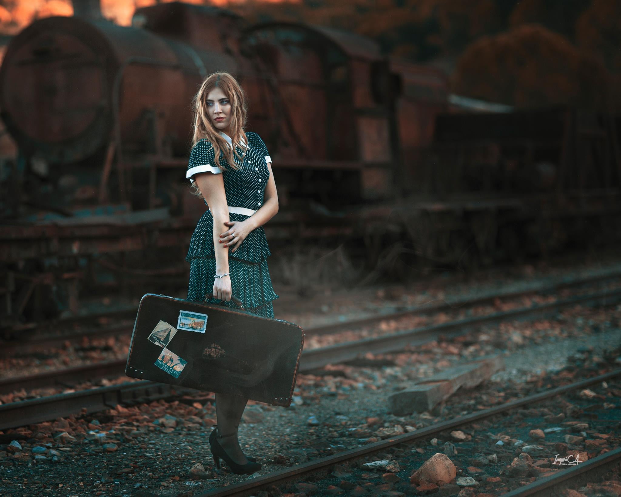 mood, Antonio Conde, rails, suitcase, 1080P, girl, pose, the engine, HD Wallpaper