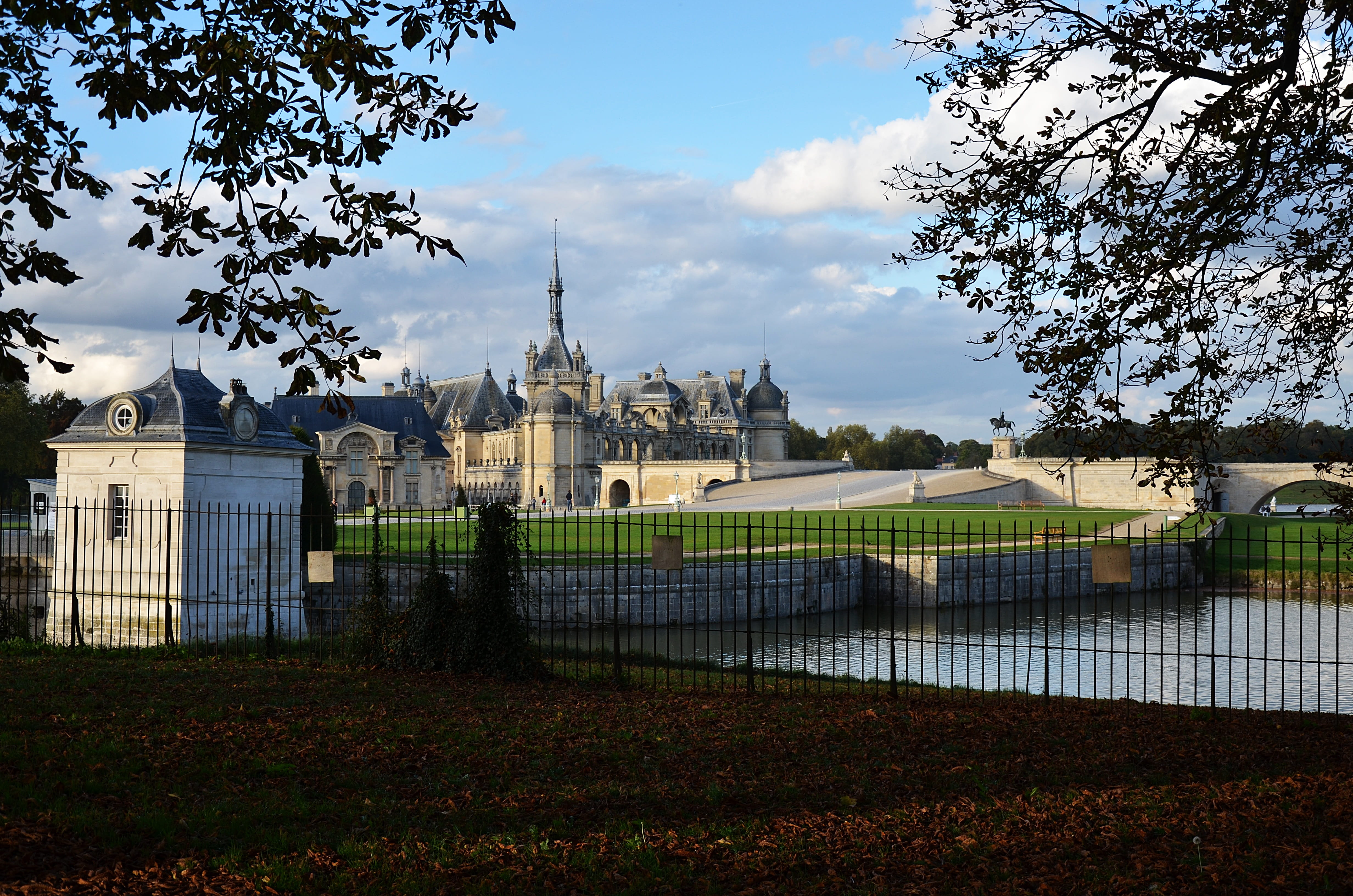 nature, palace, no people, architecture, built structure, renaissance, plant, sky, spire, day, barrier, history, france, the past, building, fence, tree, HD Wallpaper