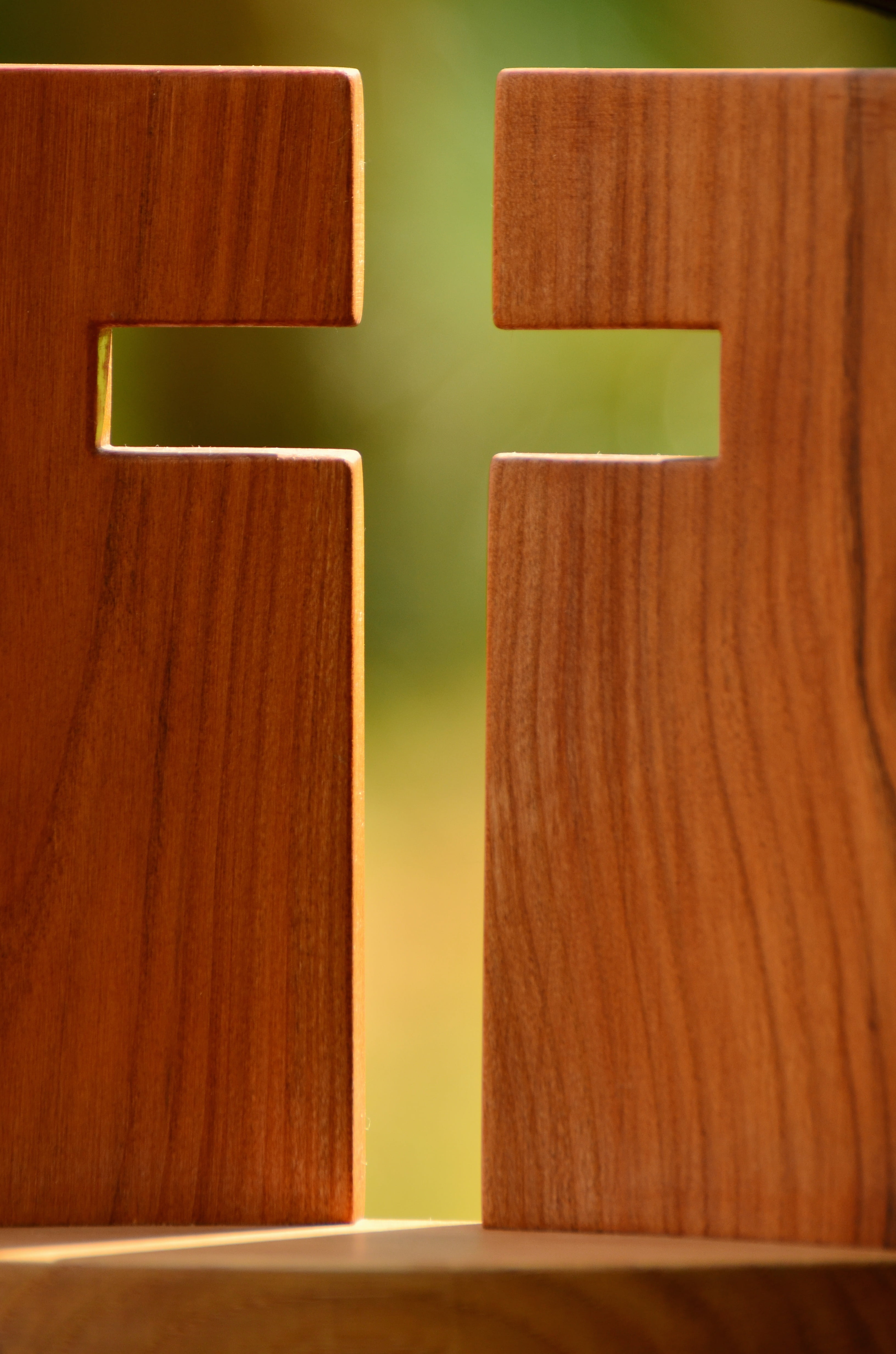 harmony, faith, jesus, god, life eternal, shallow, focus, 4K, cross, wall - building feature, christ, indoors, consolation, wood - material, christian faith, Phone HD Wallpaper