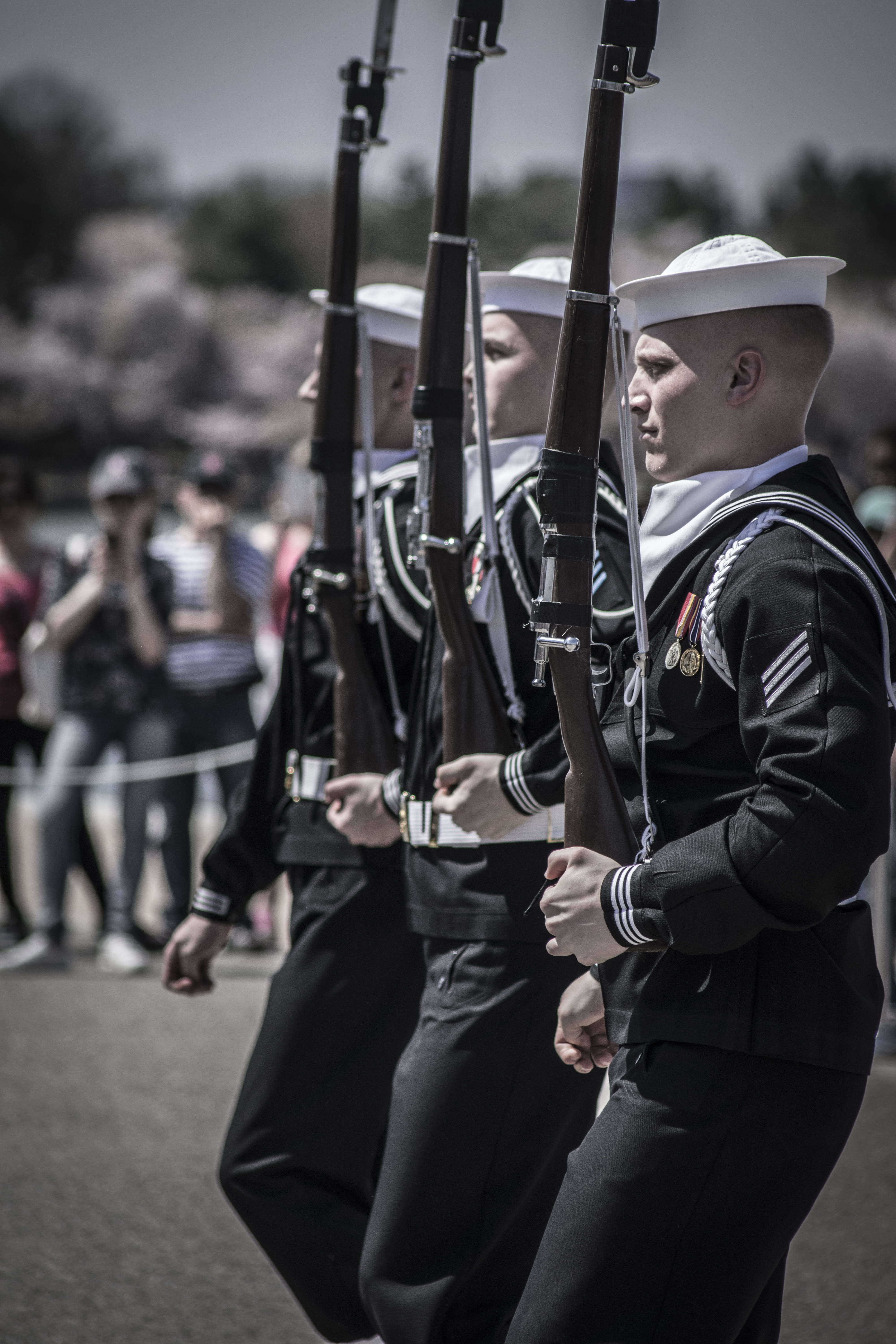 group of people, team, marched, male, person, man, three quarter length, holding, army, lifestyles, military, clothing, champion, exercise, city, athlete, Phone HD Wallpaper