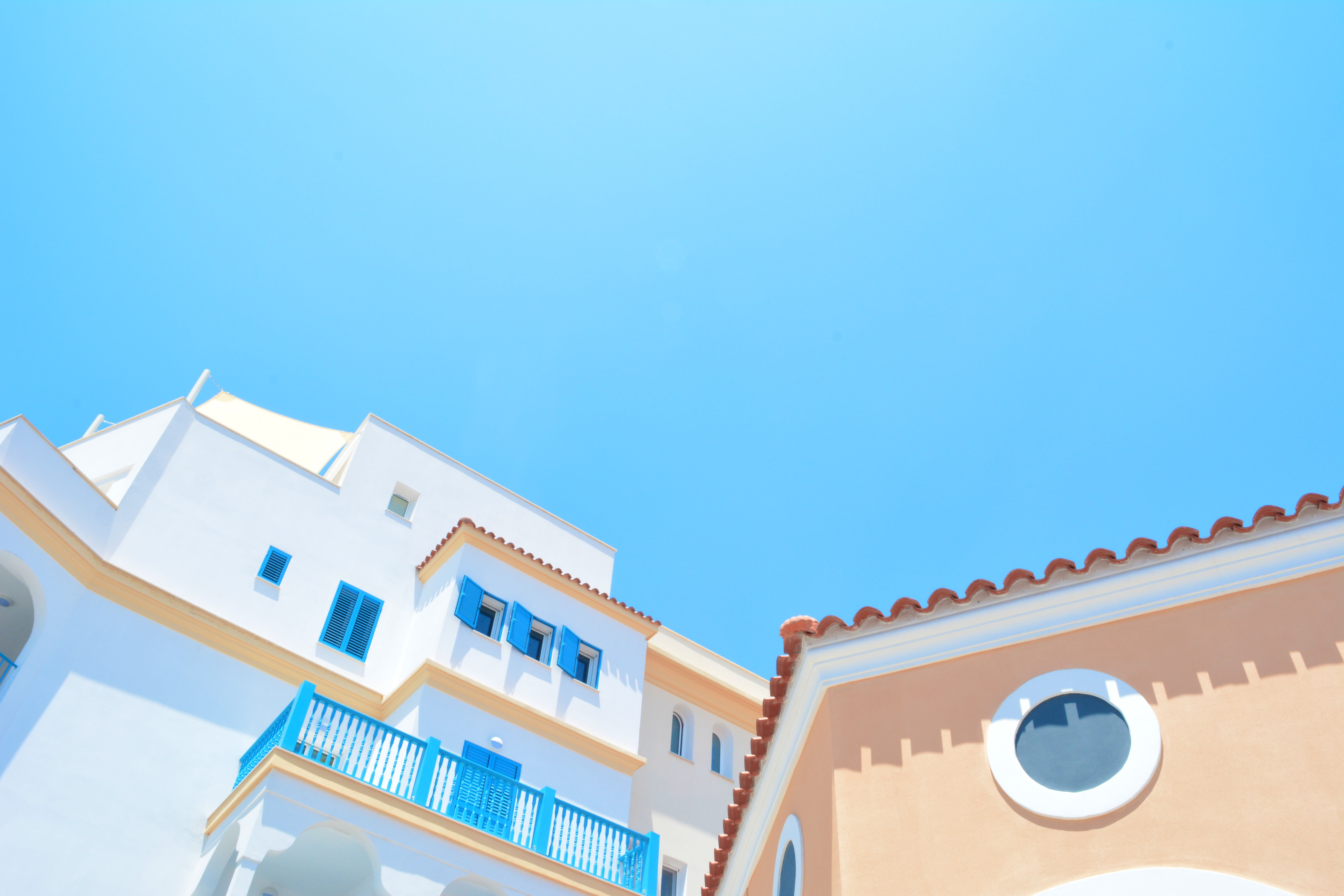 building, clear sky, residential, window, homes, no people, swimming pool, home, concrete, pastel, residential district, outdoors, building exterior, low angle view, HD Wallpaper