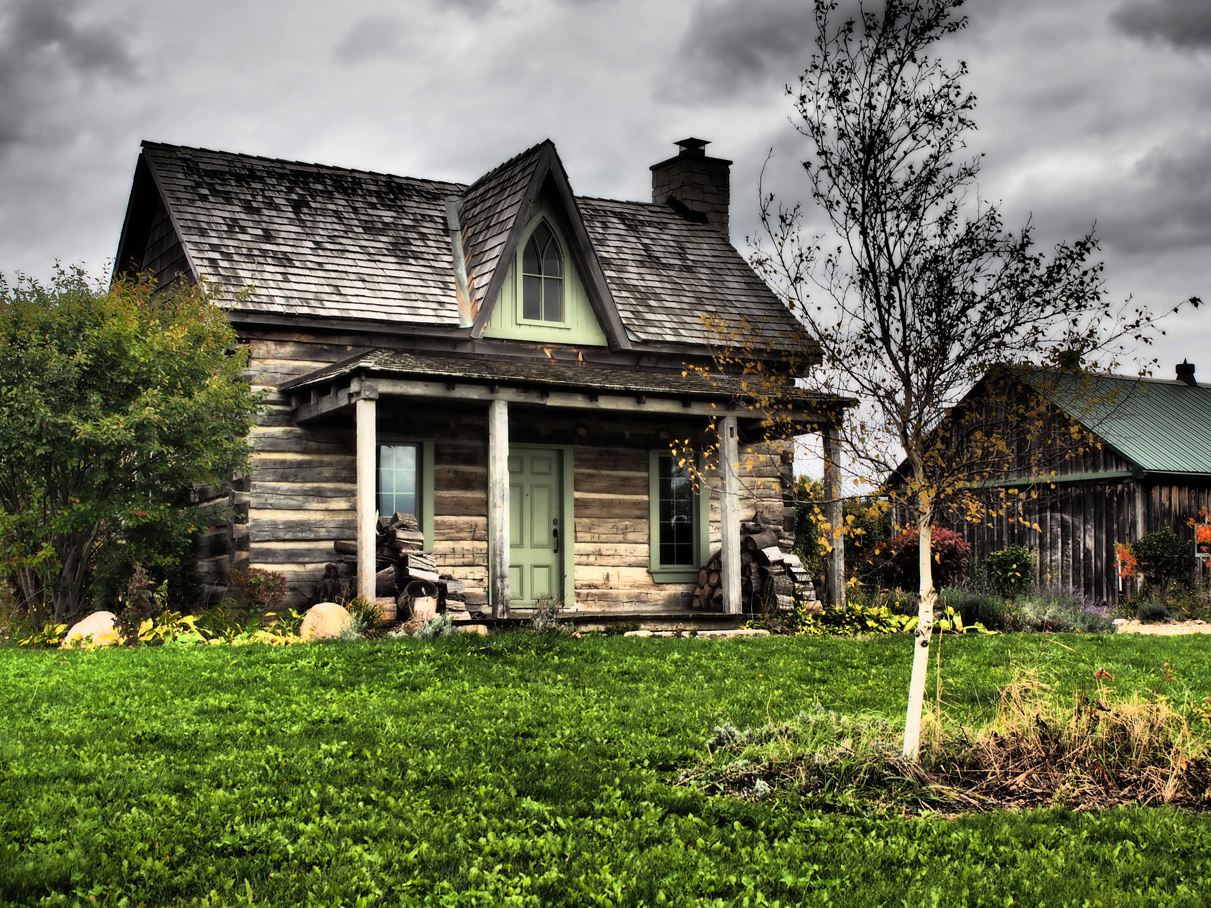 grass, 4K, old-fashioned, OMD, green grass, abandoned, architecture, building Exterior, brown, rustic, no People, filter, log cabin, gray, house, wood - Material, HD Wallpaper