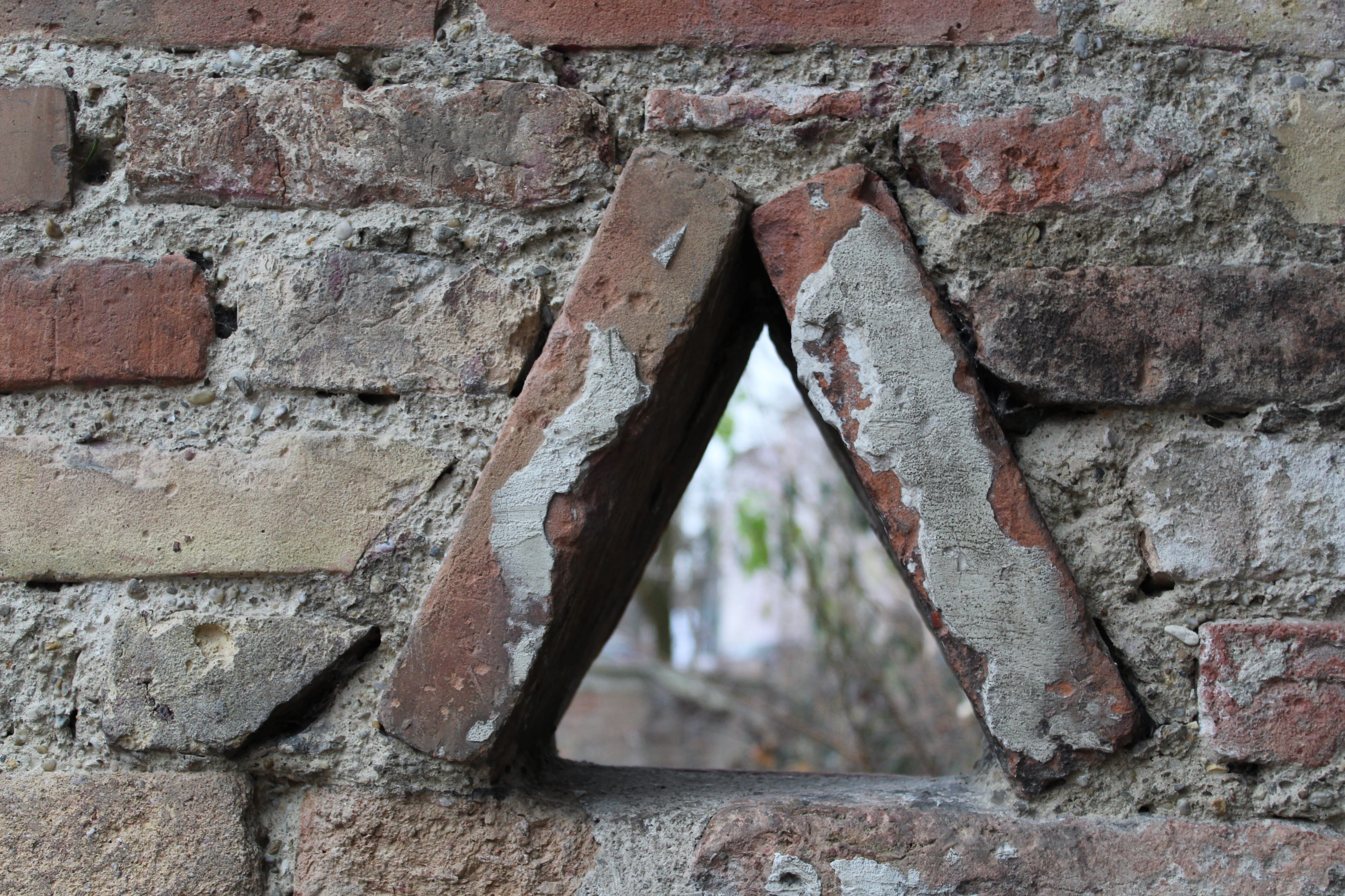 bad condition, old, 5K, architecture, city wall, building, germany, built structure, building exterior, brick wall, deterioration, textured, old town, HD Wallpaper