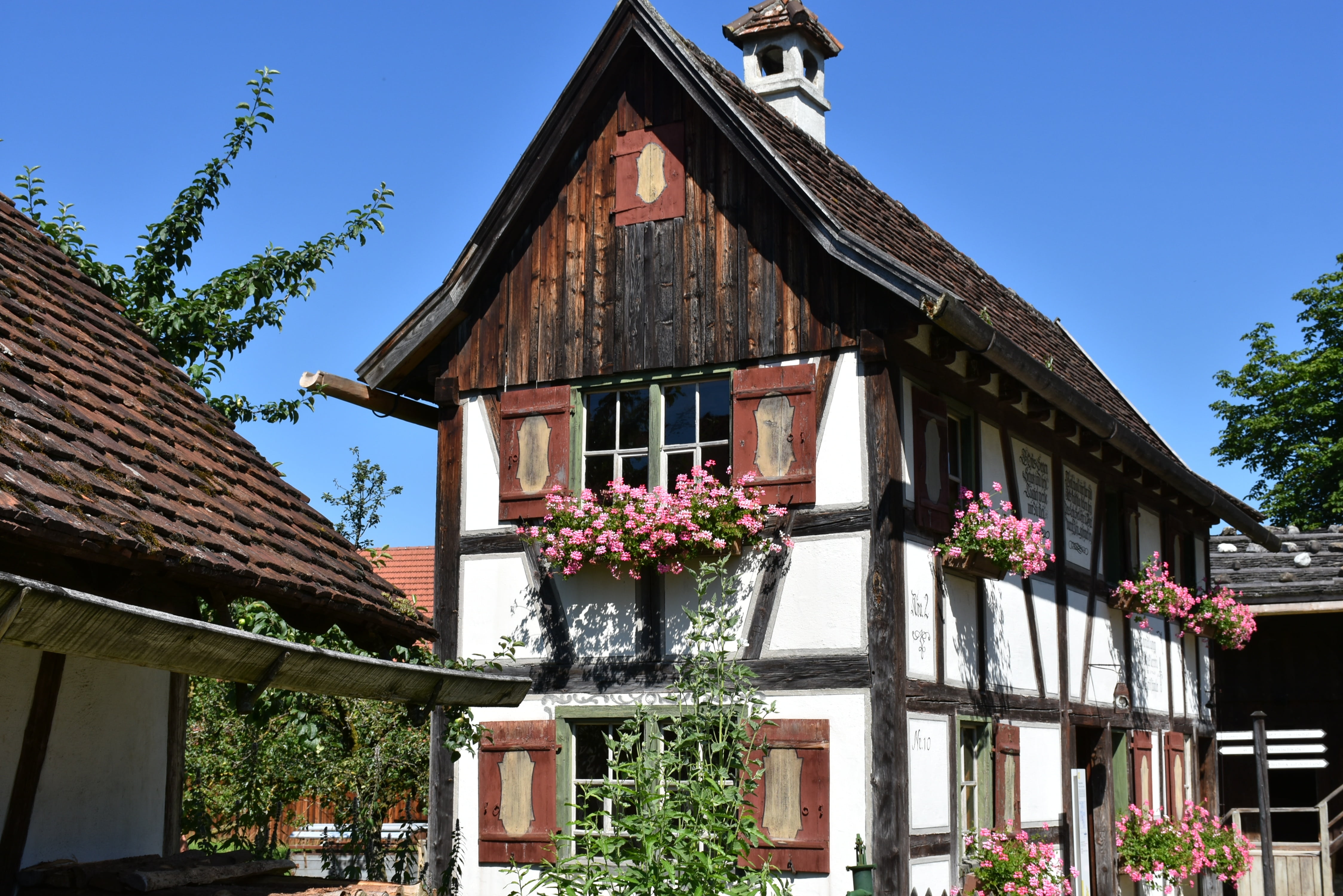 village, day, roof tile, residential district, flower, swabia, cultures, sky, old, clear sky, daytime, old museum, culture, nature, low angle view, building exterior, HD Wallpaper