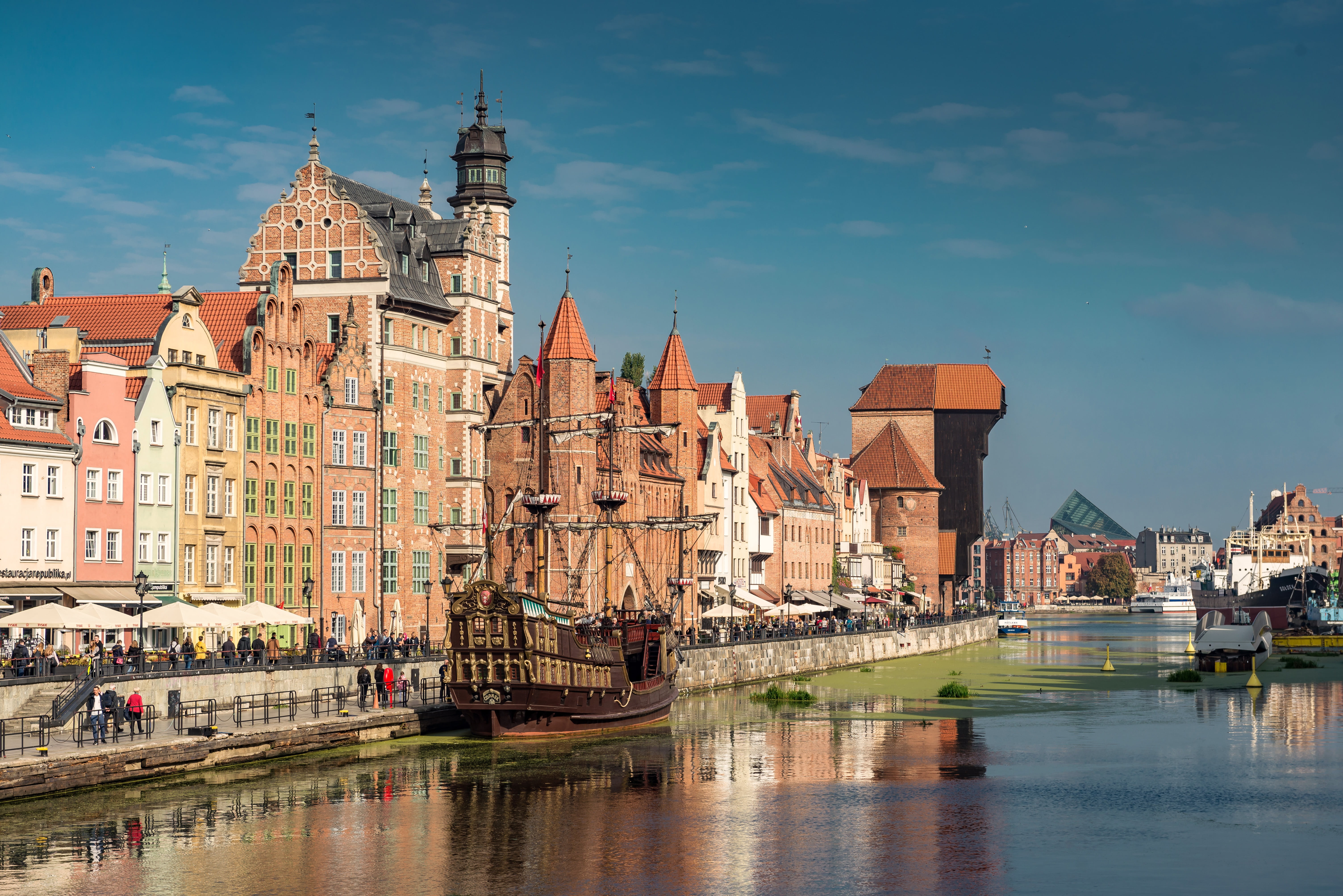 Neptunes Fountain, Long Market, architecture, Artus Court, home, Poland, The Artus Court, 5K, building, The Fountain Of Neptune, fountain, area, Gdansk, HD Wallpaper