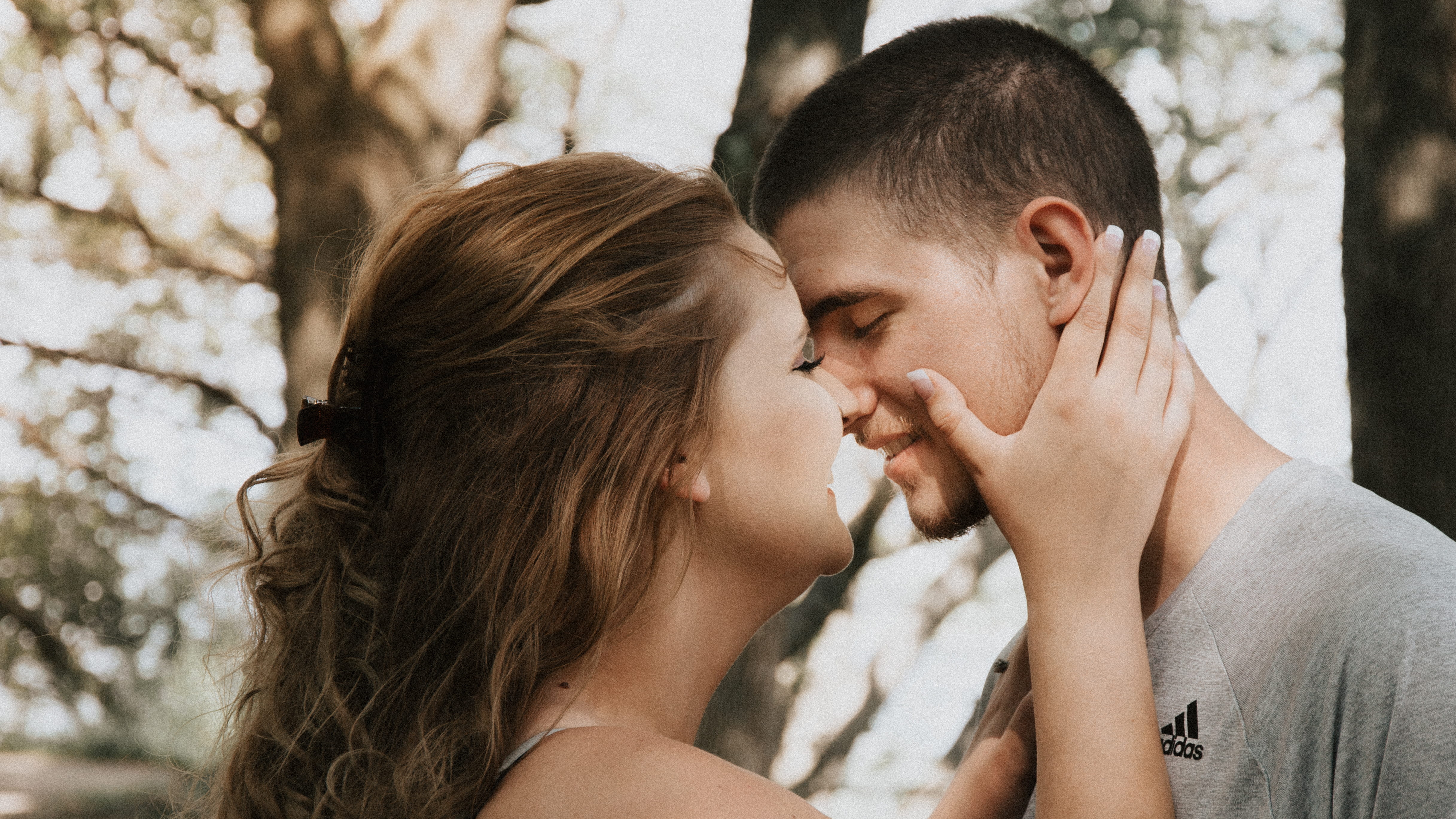4K, together, young women, expression of love, romance, man, togetherness, family, lovers, young couple, headshot, hairstyle, kissing, clouple, affectionate, HD Wallpaper