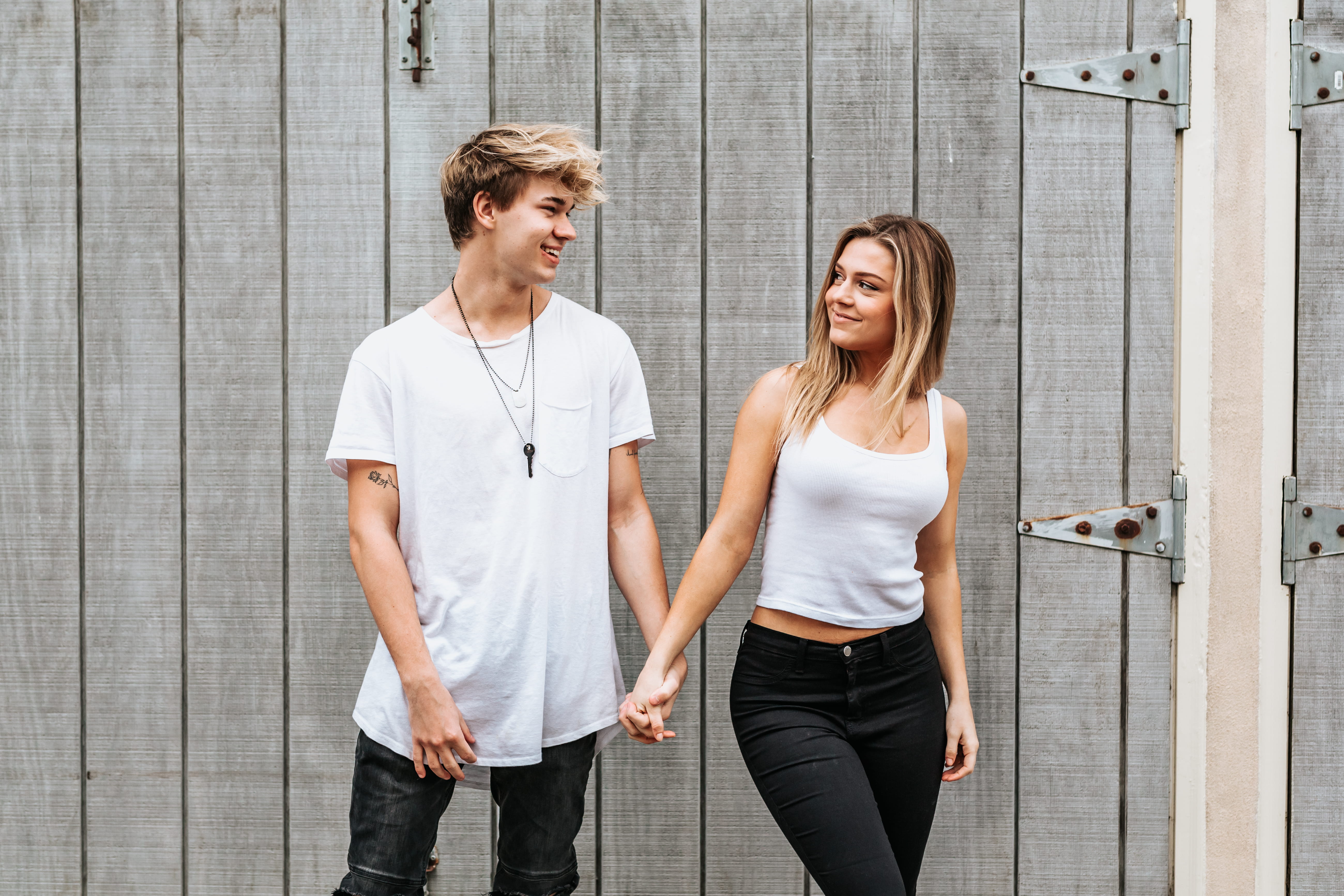 two people, minimal, girl, beautifulgirl, architecture, guy, smiling, friendship, outdoors, 5K, wooden wall, modern couple, standing, staring, young adult, HD Wallpaper