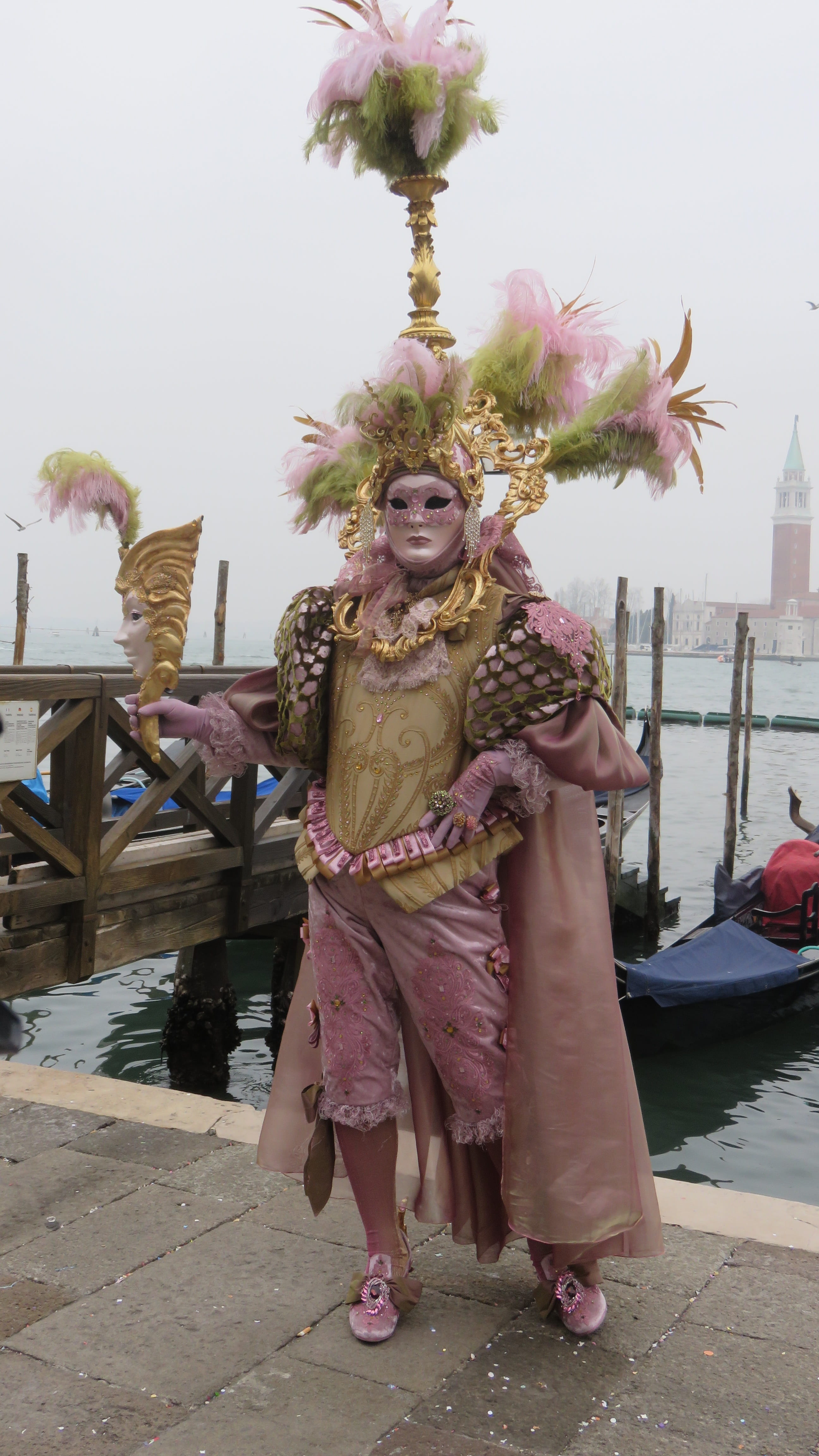 colorful, venice - Italy, standing, adults only, Costume, built structure, romance, architecture, venice, women, Italy, hide, cultures, Mask, 4K, carneval, Phone HD Wallpaper