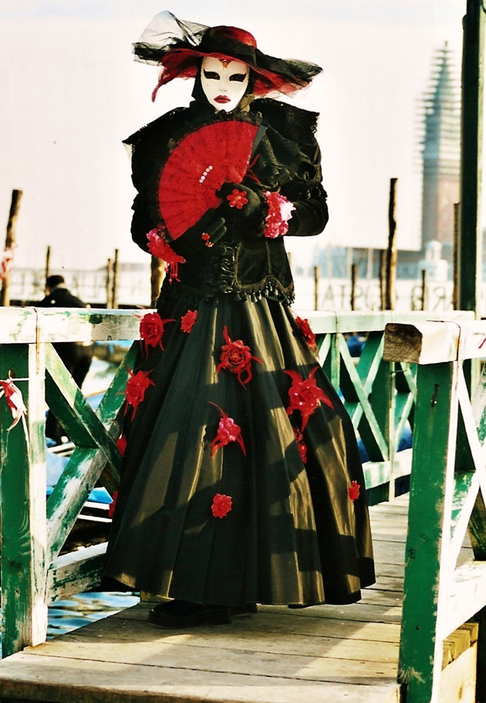 costume, palace, headdress, full body costume, decoration, decorated, mask - disguise, outdoors, floral, architecture, clothing, spring, black, move, no people, Phone HD Wallpaper