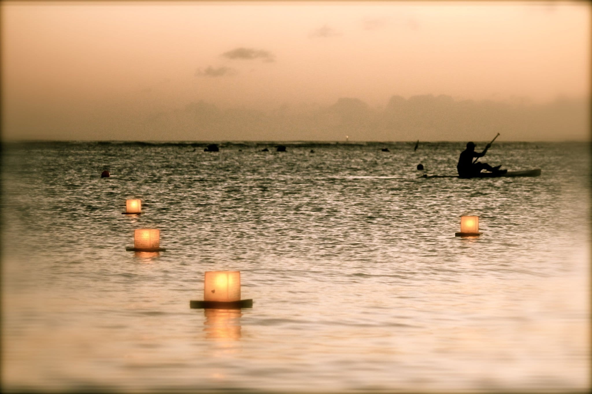 outdoors, horizon over water, beach, 1080P, shore, water, dusk, body, animal, pacific, outdoor, sunlight, orange Color, lantern, reflection, nature, sea, HD Wallpaper