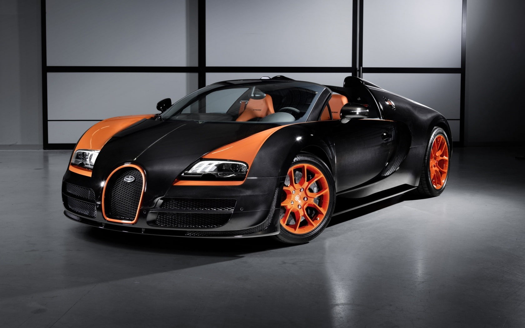 silver colored, 720P, wealth, sports race, luxury, motor vehicle, professional sport, orange, people, black cars, transportation, car, land vehicle, Bugatti, HD Wallpaper