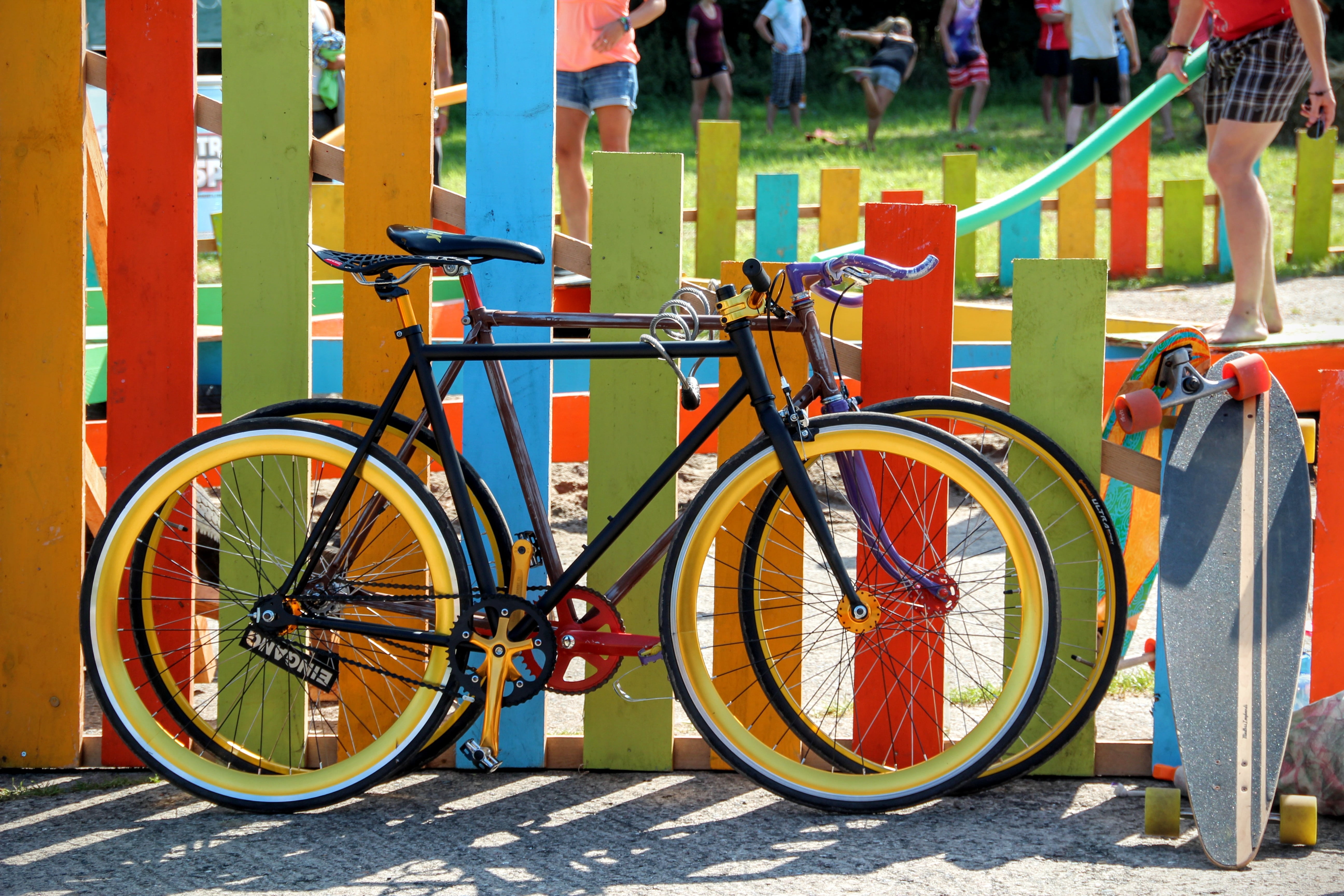 5K, nature, mode of transportation, parked, street, two, urban Scene, fence, focus on foreground, garden fence, multi colored, bicycle, colorful bike, HD Wallpaper