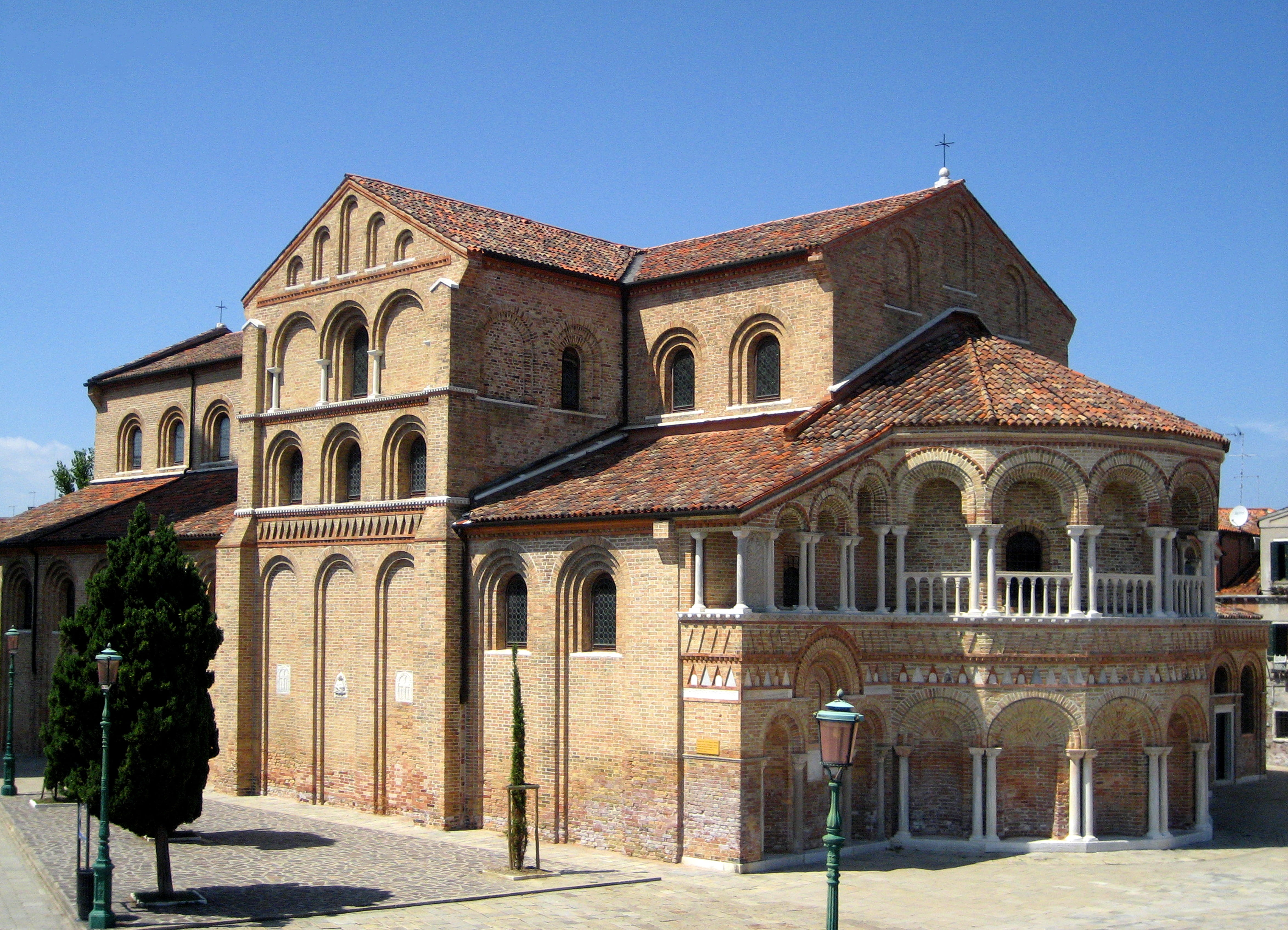island, outdoors, blue, belief, place of worship, the past, religion, landmark, murano, sky, history, catholic, clear sky, arch, no people, santa maria e san donato, HD Wallpaper