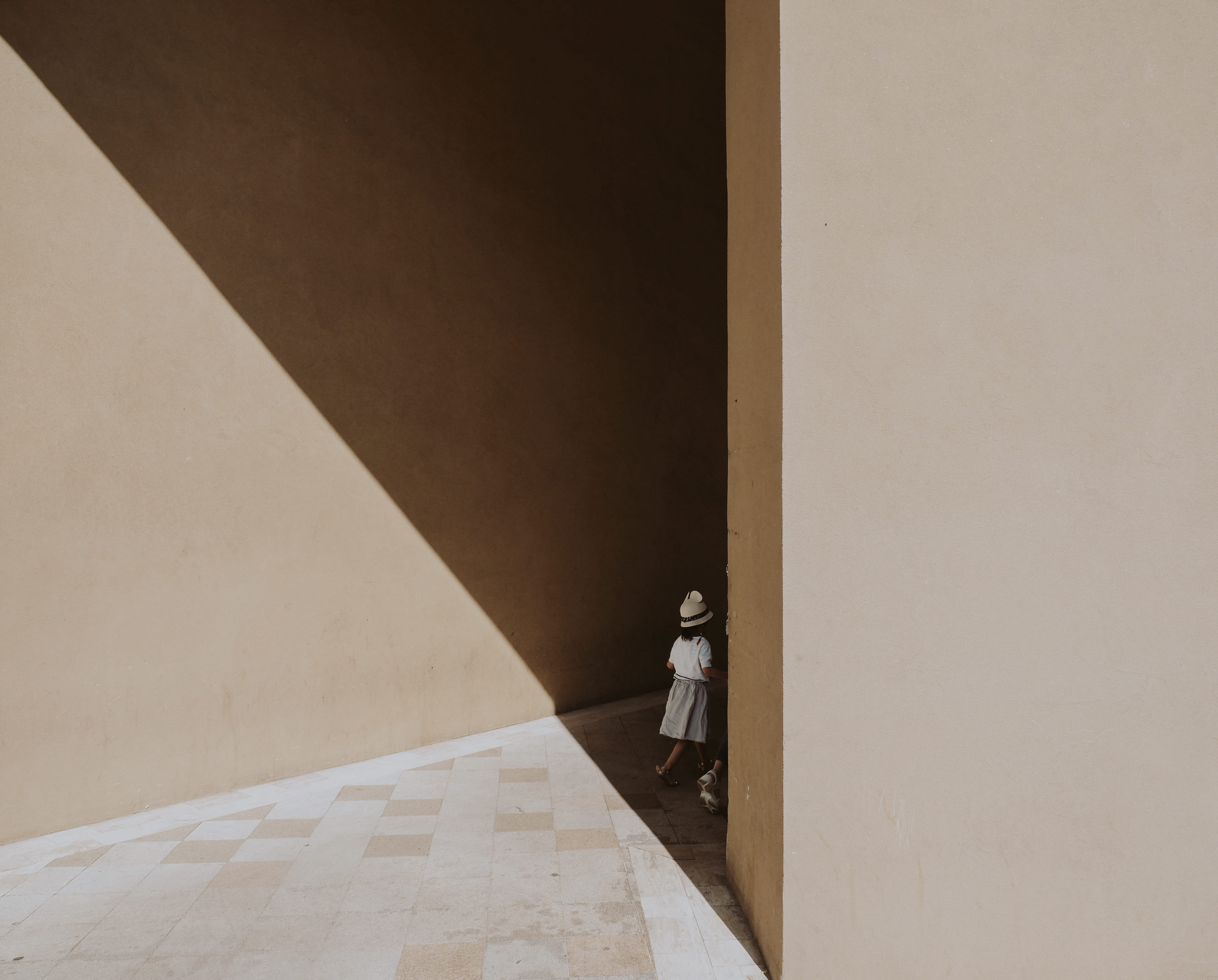 lines, adult, architecture, hallway, standing, geometric shape, tan color, geometric, one Person, geometrical, street, people, ideas, indoors, males, flooring, HD Wallpaper