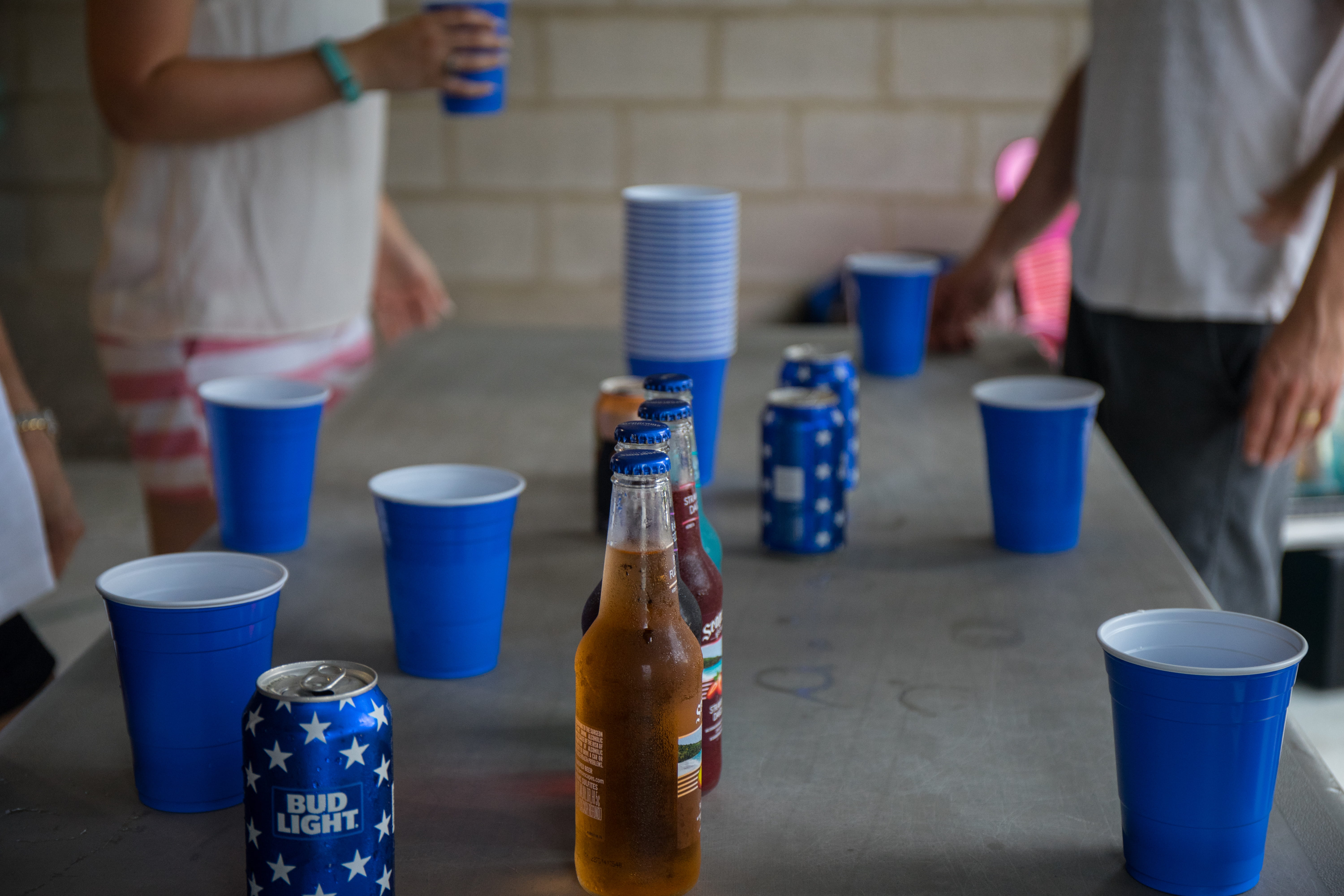 beer, lifestyles, home, july, beer pong, disposable cup, playing, adult, real people, pong, people, america, wet, incidental people, dom, blue, refreshment, HD Wallpaper