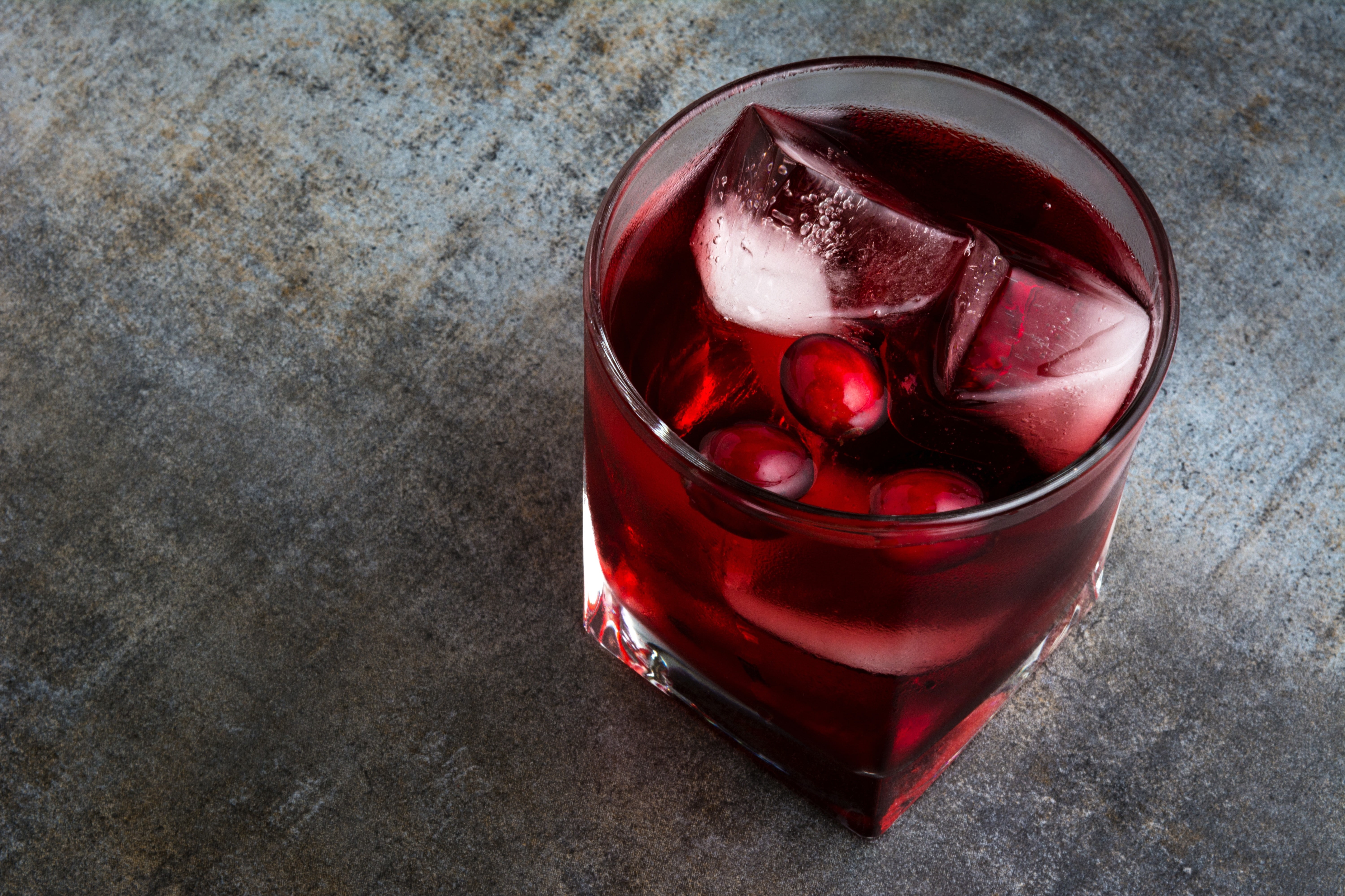 macro, ice cubes, 5K, glass, cocktail, red, HD Wallpaper
