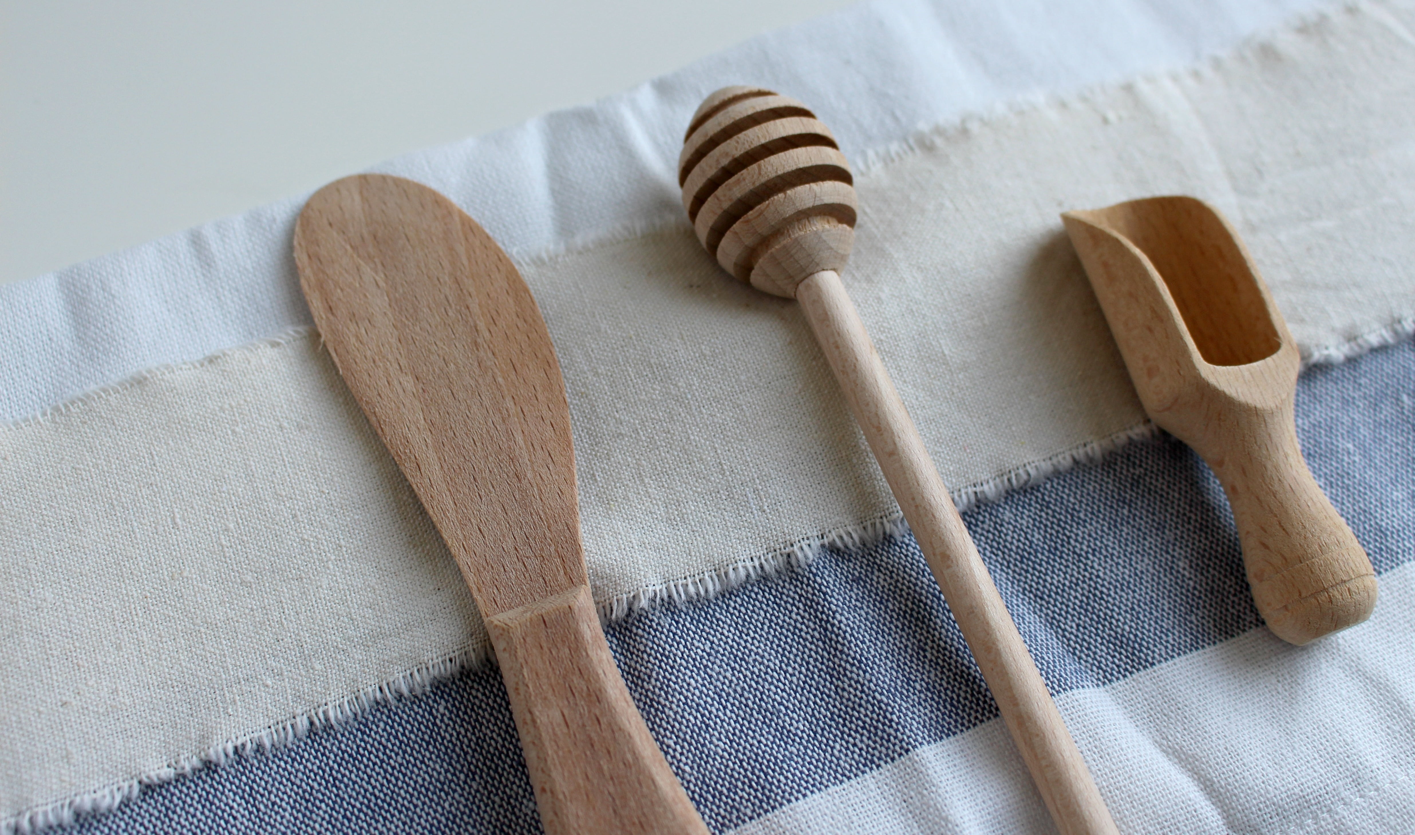 cutlery, no people, cook, table, carvings, wooden spoon, wooden cutlery, kitchen, equipment, diameter wood, wood - material, occupation, cooking, still life, HD Wallpaper
