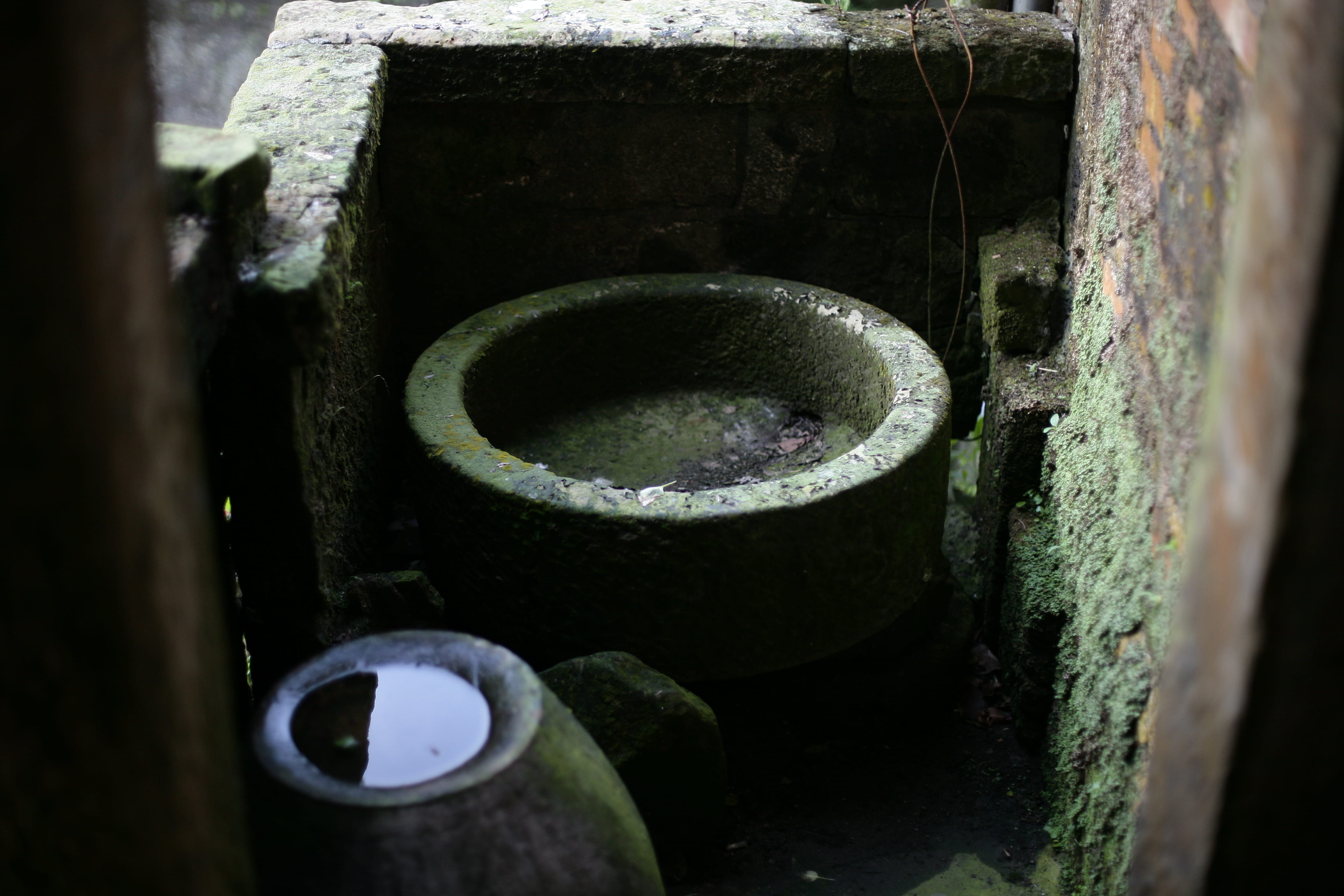 bunker, decline, toilet, lock, 4K, archaeology, geometric shape, tire, selective focus, abandoned, run-down, slate, coal, bucket, metal, close-up, old, HD Wallpaper