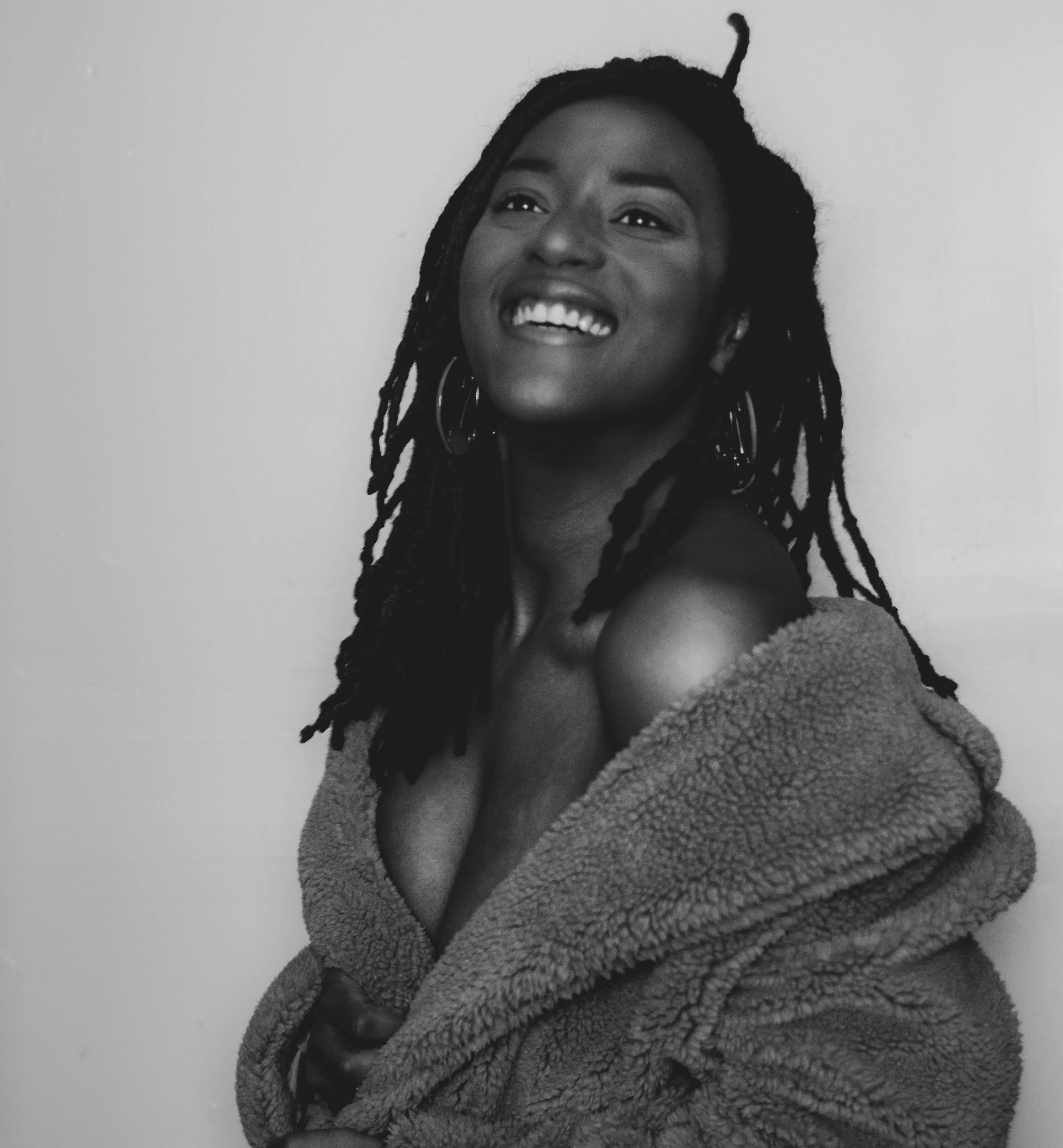 4K, photo, human, young women, photography, indoors, real people, toothy smile, melanin, long hair, black and white, locs, bermudian, face, emotion, scarf, Phone HD Wallpaper