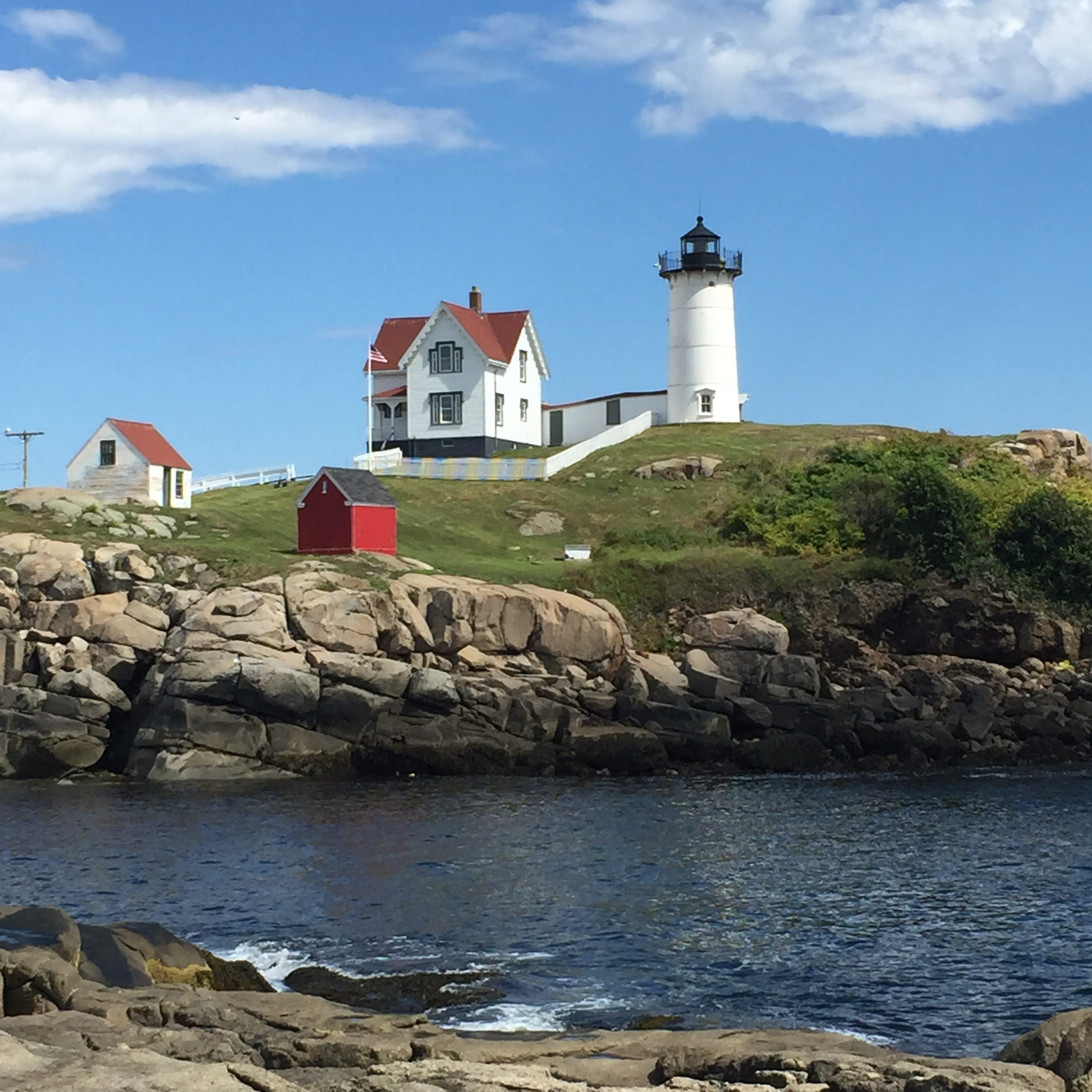 vacation, building exterior, outdoors, built structure, seashore, sky, Lighthouse, coast, tower, nature, Maine, navigation, atlantic, house, cloud - sky, Phone HD Wallpaper