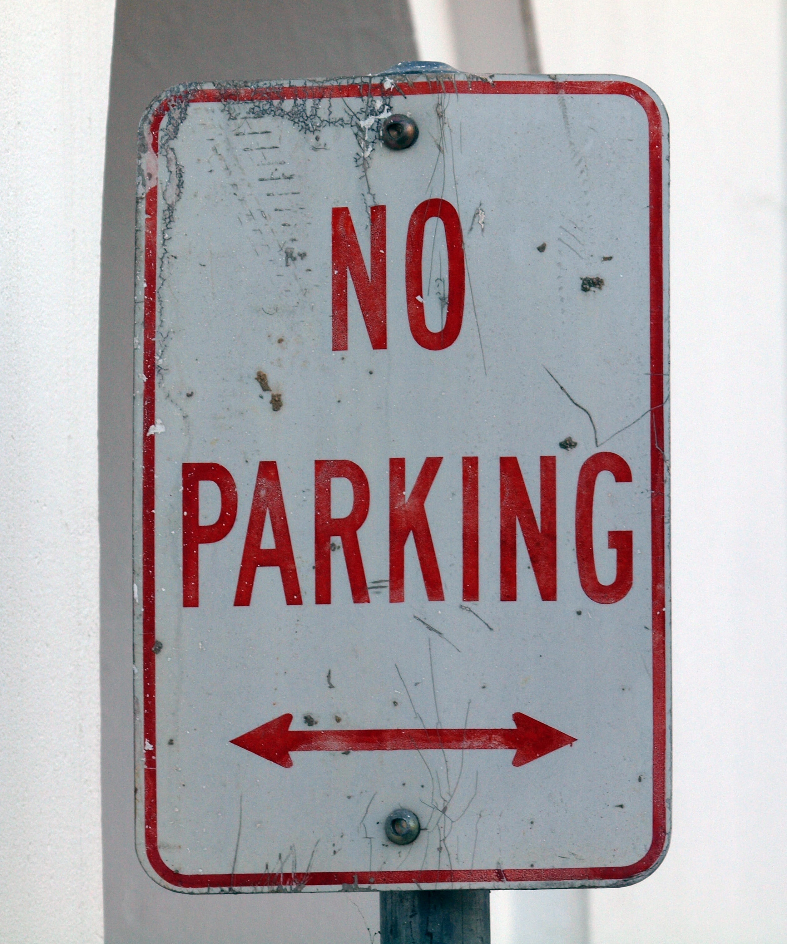 2K, transportation, danger, information, safety, symbol, white, road sign, warning, No Parking, wall - building feature, no parking sign, transport, no, Phone HD Wallpaper