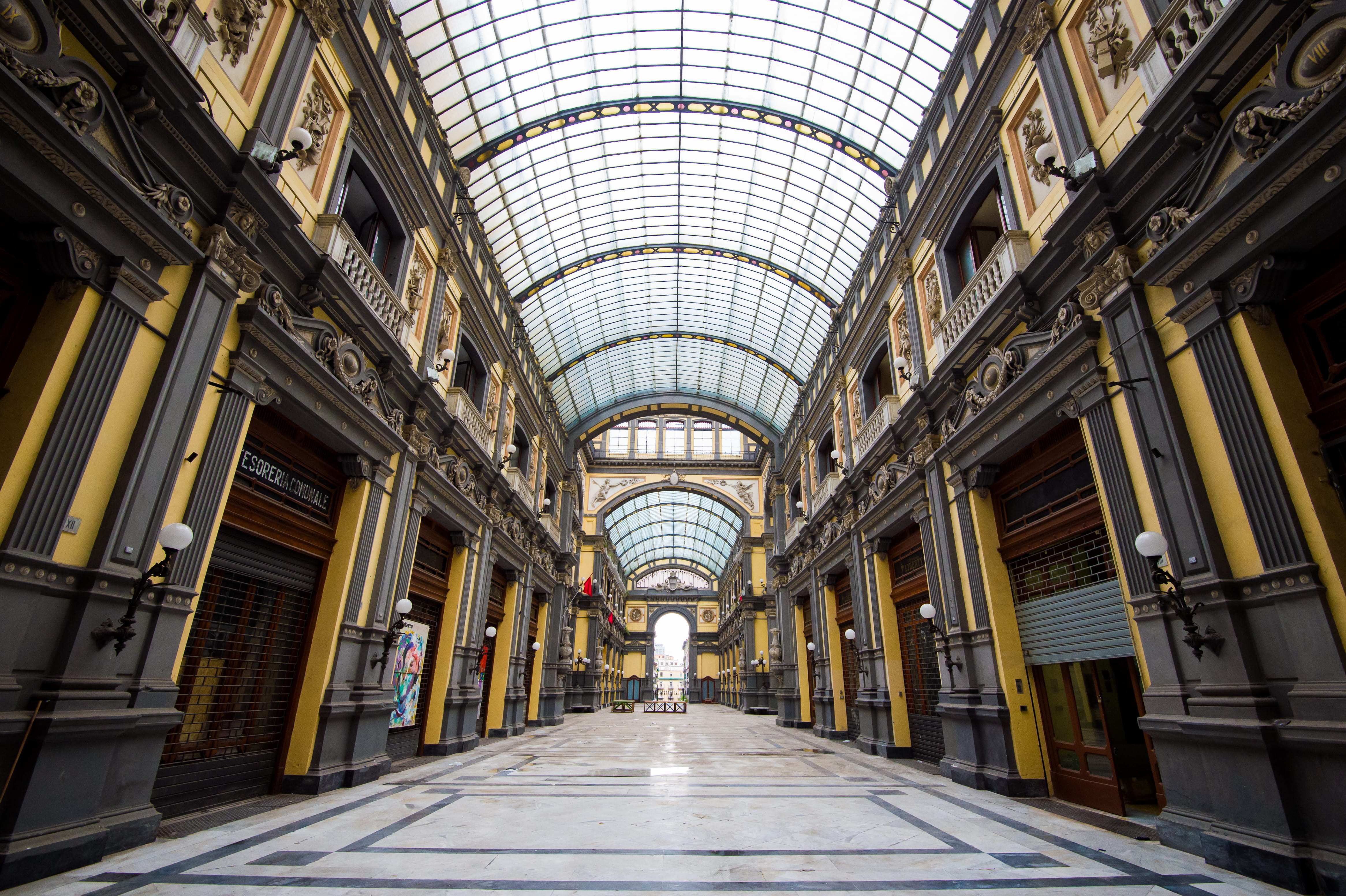 diminishing perspective, floor, corridor, road, no people, skylight, human, old, the way forward, patio, urban, lighting equipment, interior design, shopping mall, HD Wallpaper