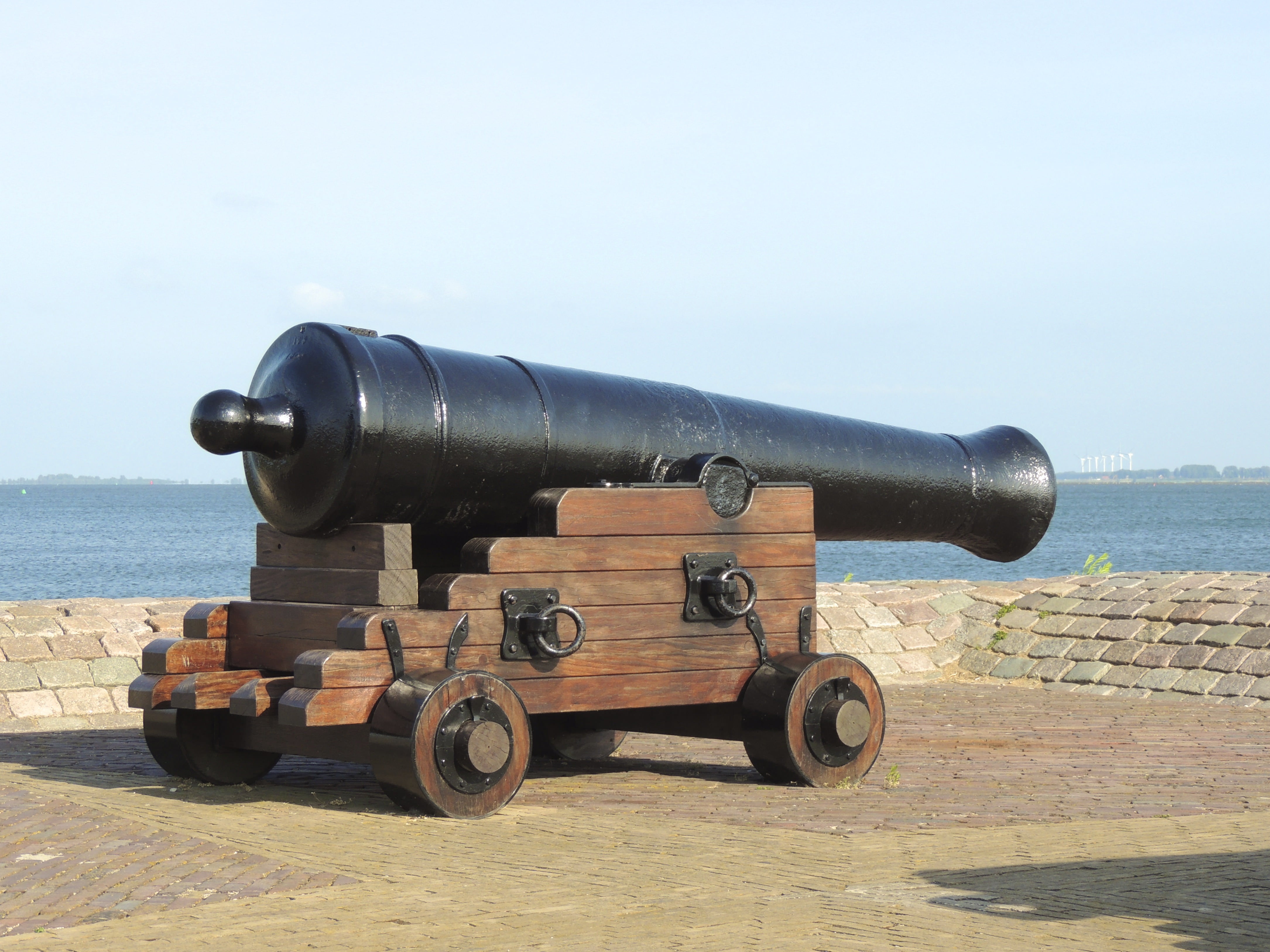 day, fight, weapon, firing, metal, black, nature, canon, conflict, the past, no people, fighting, sky, cannon, outdoors, sunlight, 4K, sea, fort, floor, HD Wallpaper