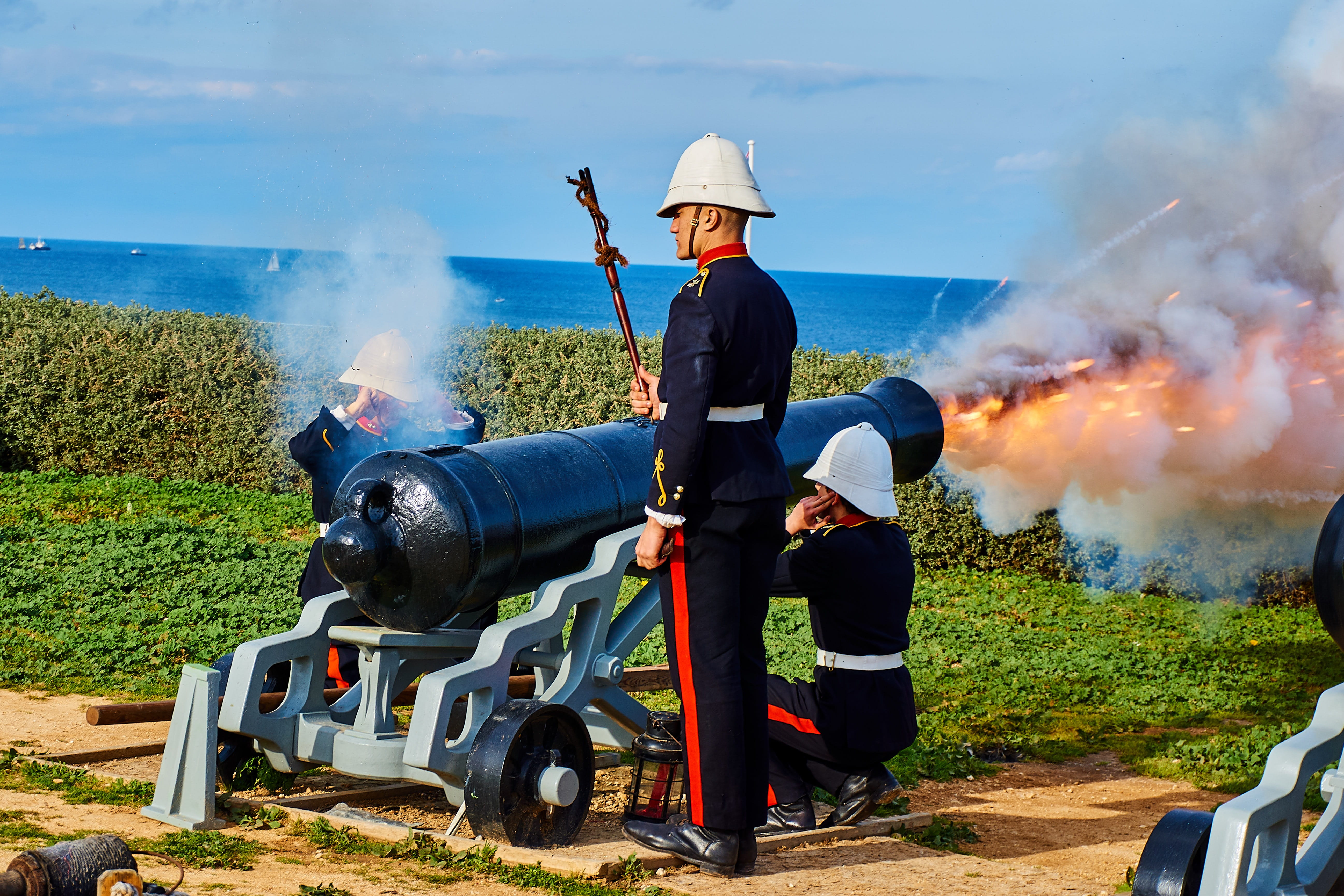 mode of transportation, people, shot, day, land, fire weapon, burning, field, malta, artillery, transportation, military, real people, outdoors, shoot, HD Wallpaper