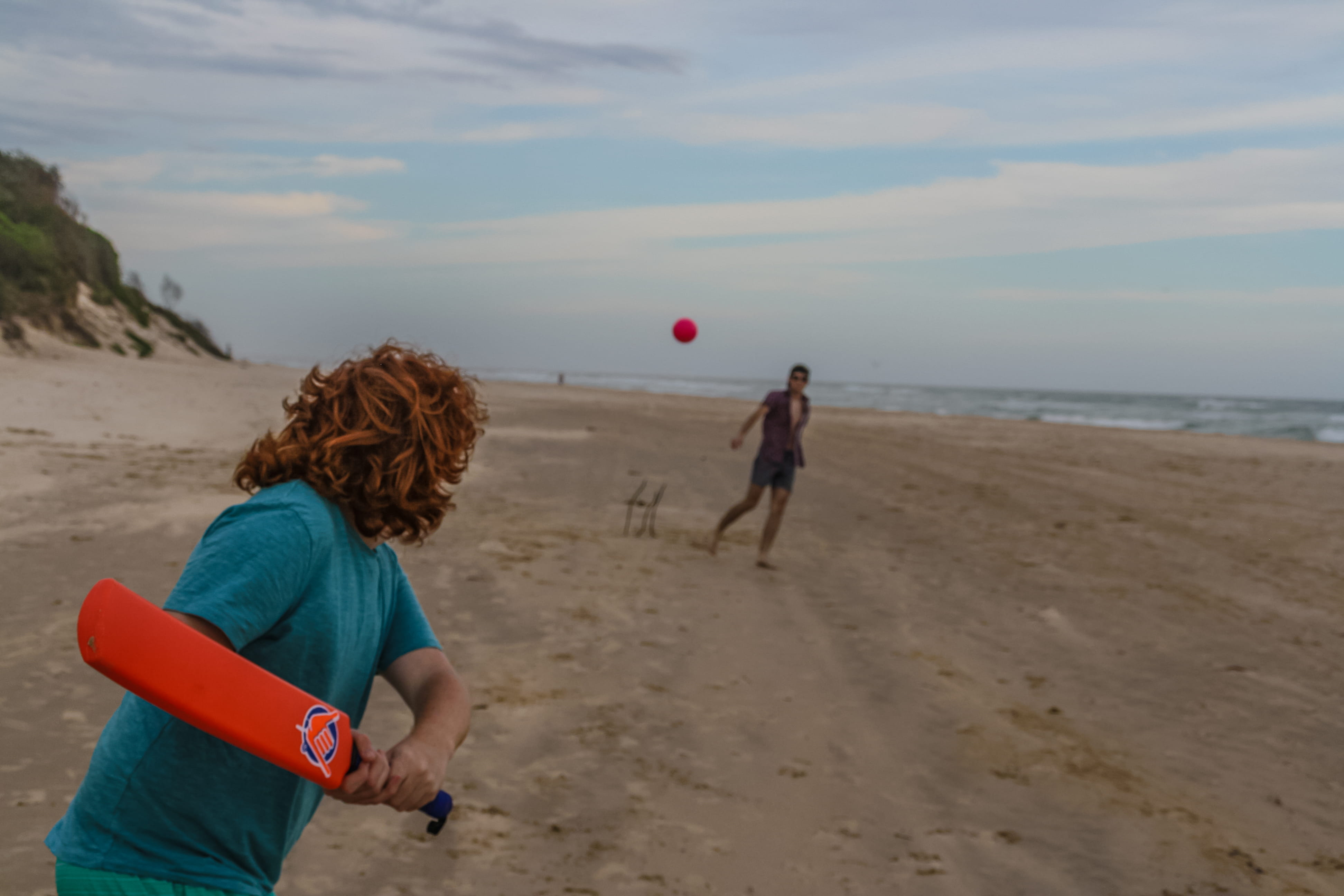 playing, men, australia, ocean, hit, people, casual clothing, seashore, women, outdoors, nature, old bar beach, holding, land, bat, leisure activity, sky, HD Wallpaper