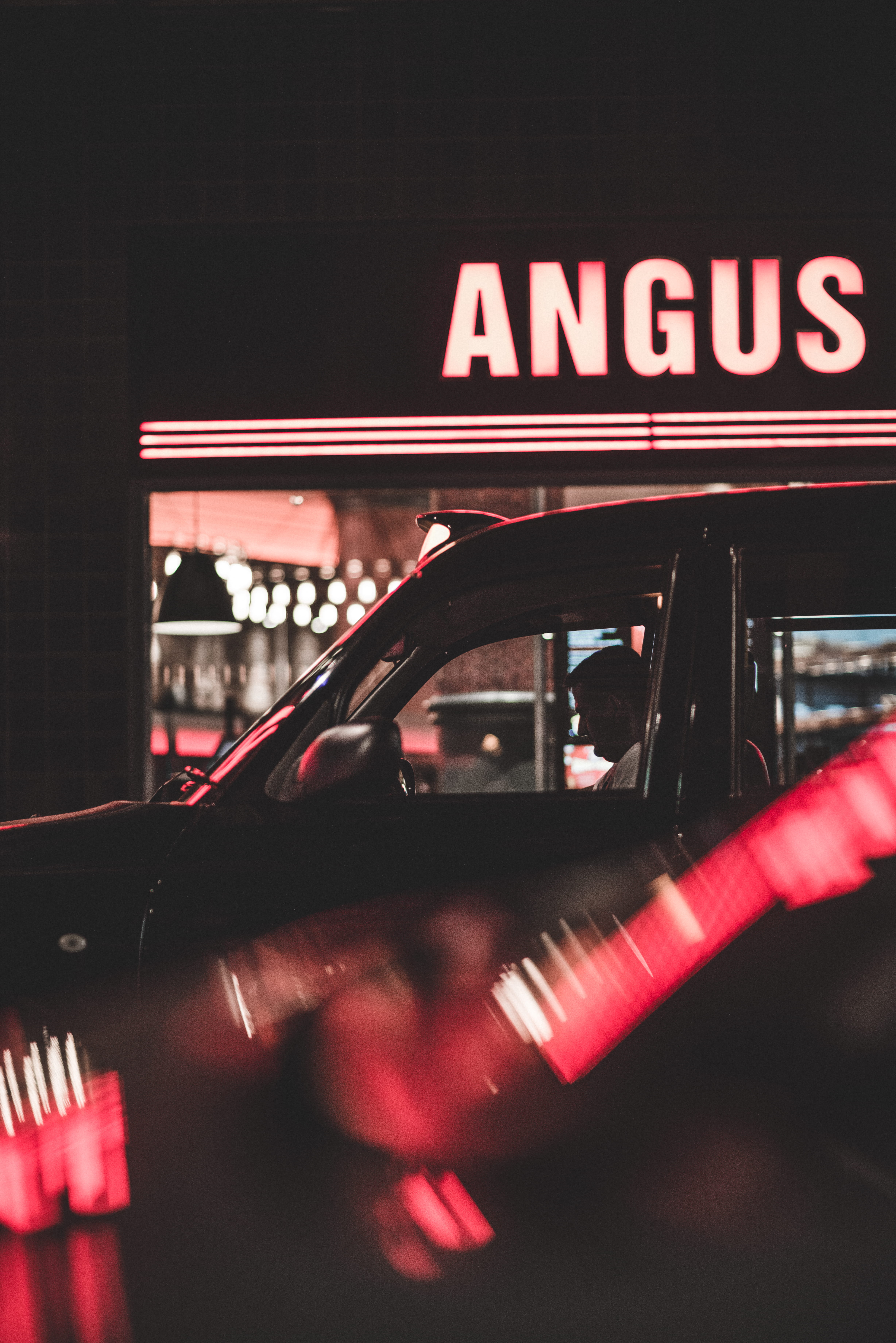 angus, built structure, editorial, reflection, red, mode of Transport, taxi, communication, motor vehicle, architecture, travel, mappers, street, City, Phone HD Wallpaper