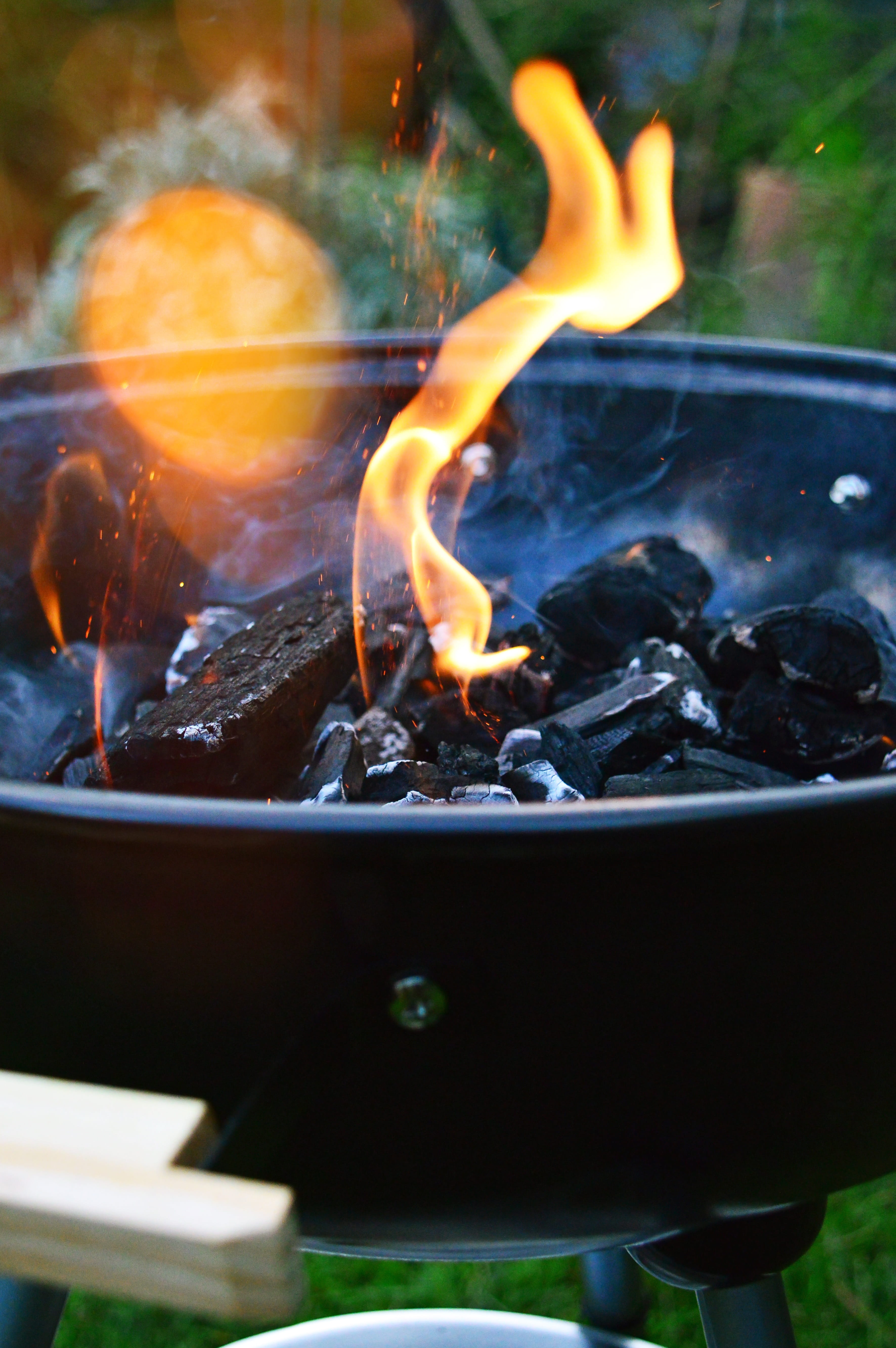 smoke, grill, grass, day, garden party, grilling, garden, grate, 5K, firewood, outdoor, summer, heat - temperature, glowing, fire - natural phenomenon, Phone HD Wallpaper