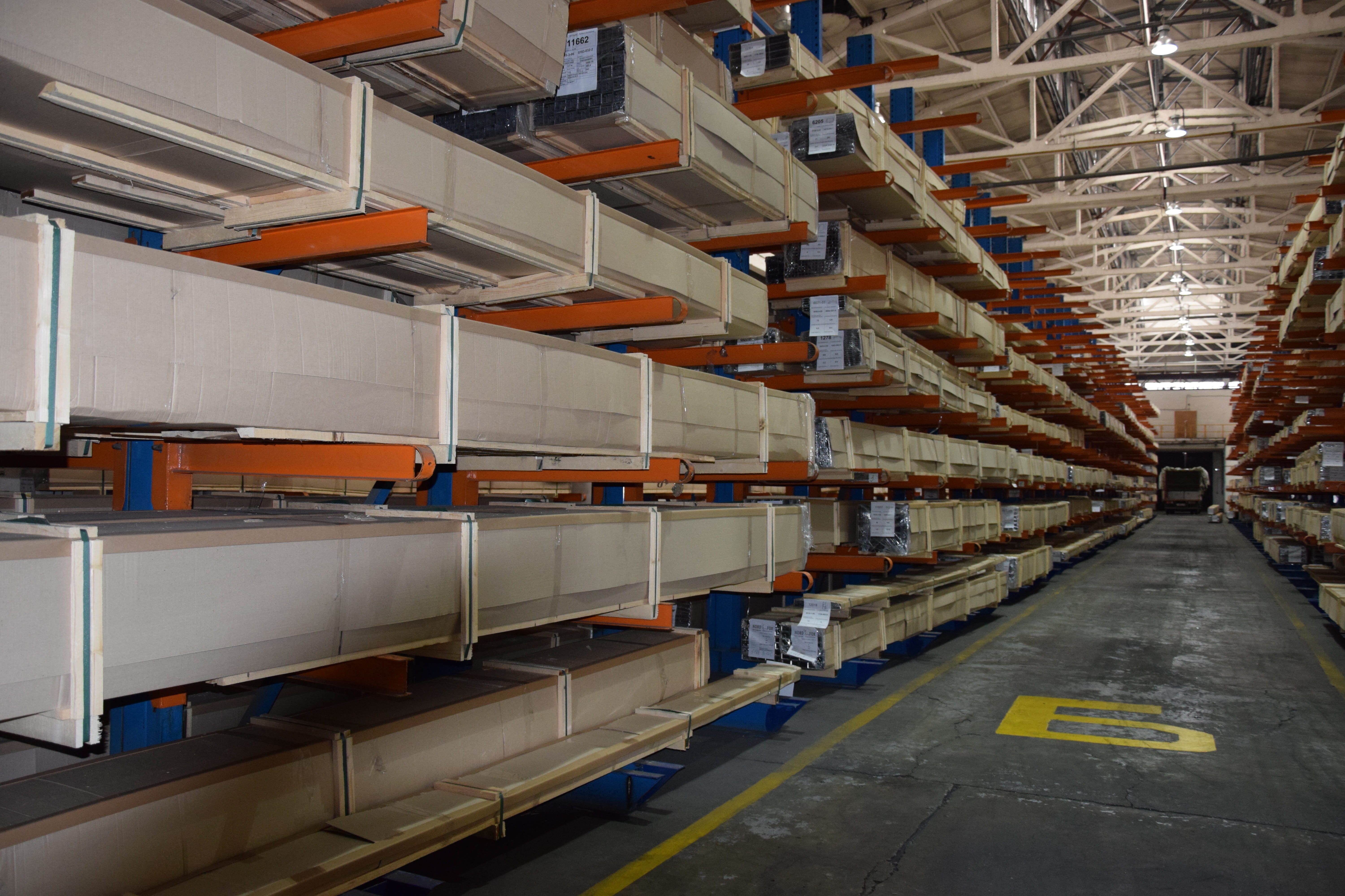 metallurgy, domestic room, no people, aluminium, order, shelf, storage, 5K, built structure, stock, stan, storage compartment, indoors, in a row, illuminated, HD Wallpaper