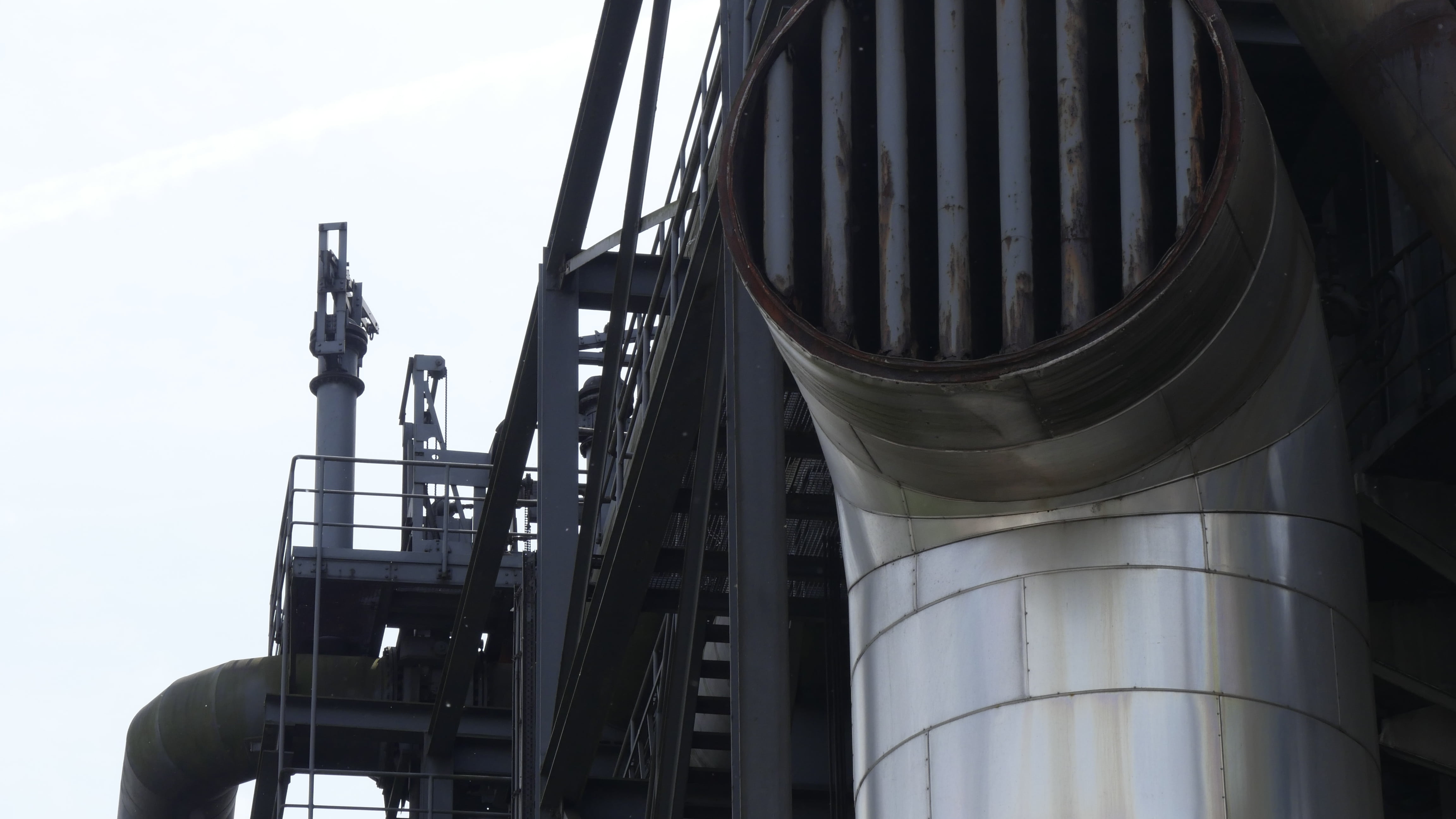 industrial equipment, pollution, grid, nature, factory, stainless, pipe - tube, old factory, alloy, steel, storage tank, metal industry, fuel storage tank, HD Wallpaper