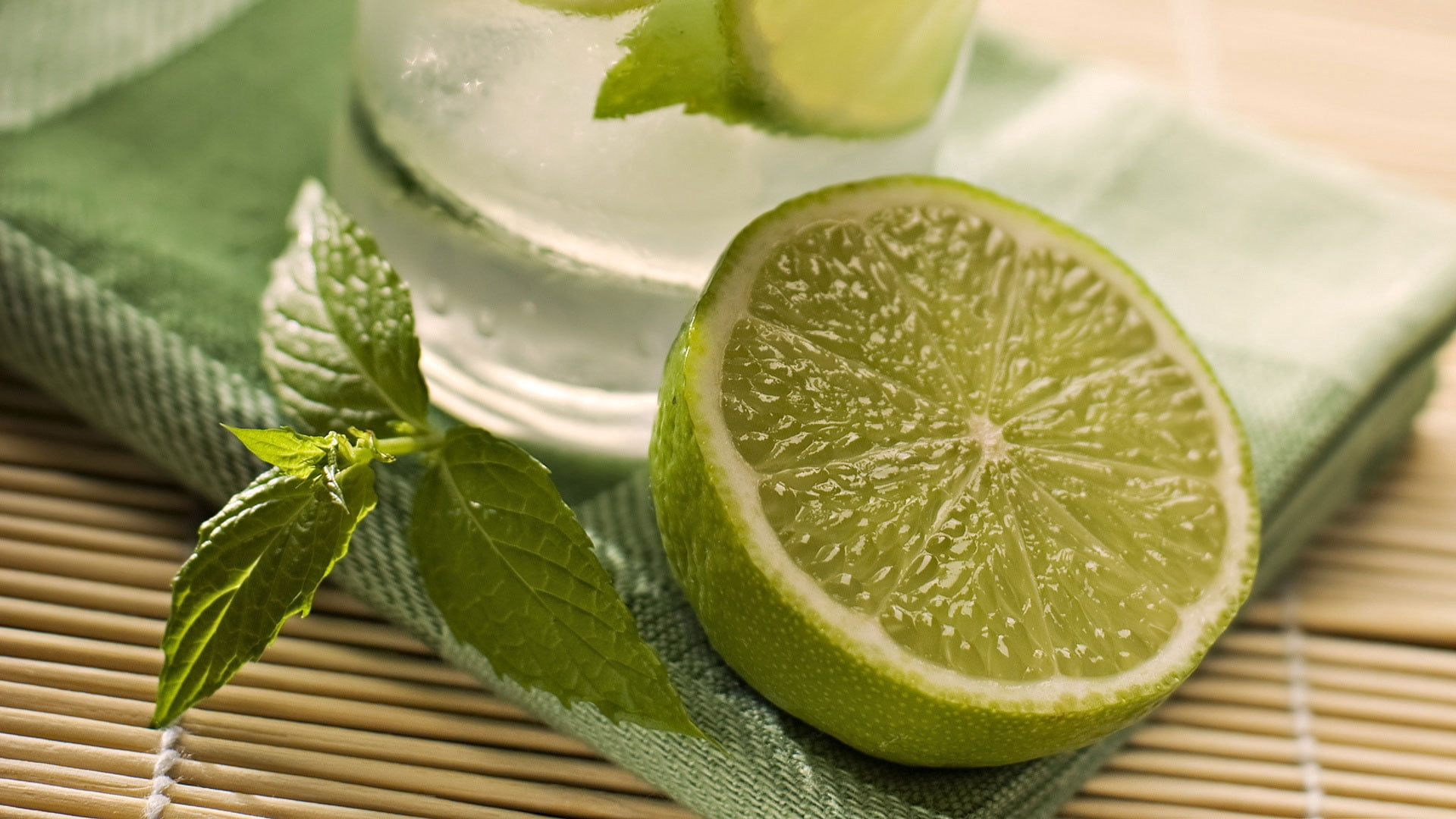 cocktail, herbal Medicine, herb, food, wellbeing, 1080P, juice, tea - Hot Drink, peppermint, lemon, no People, plant part, calamondin, spearmint, studio shot, HD Wallpaper