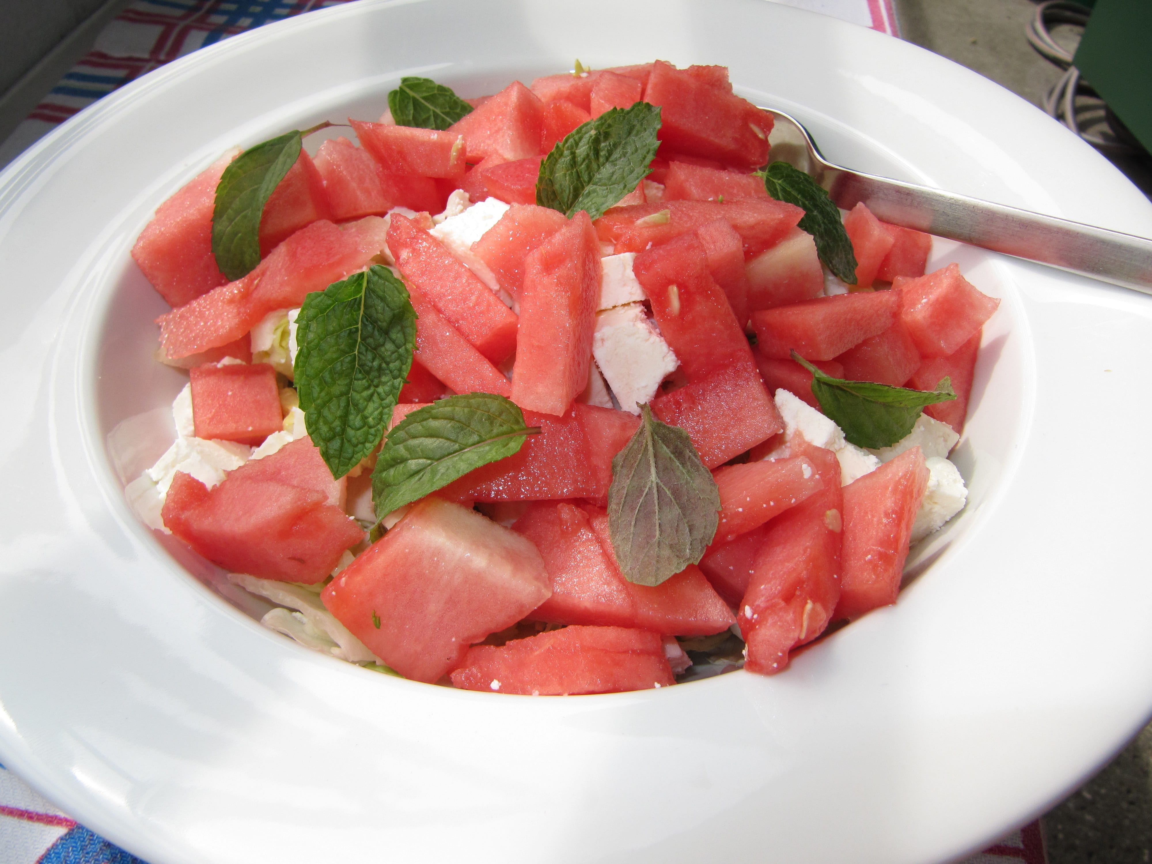 mint leaf - culinary, melon salad, cheese, food, mint leaves, tomato, ceramic, melon pieces, eating utensil, red, taste, wellbeing, serving size, luscious, HD Wallpaper
