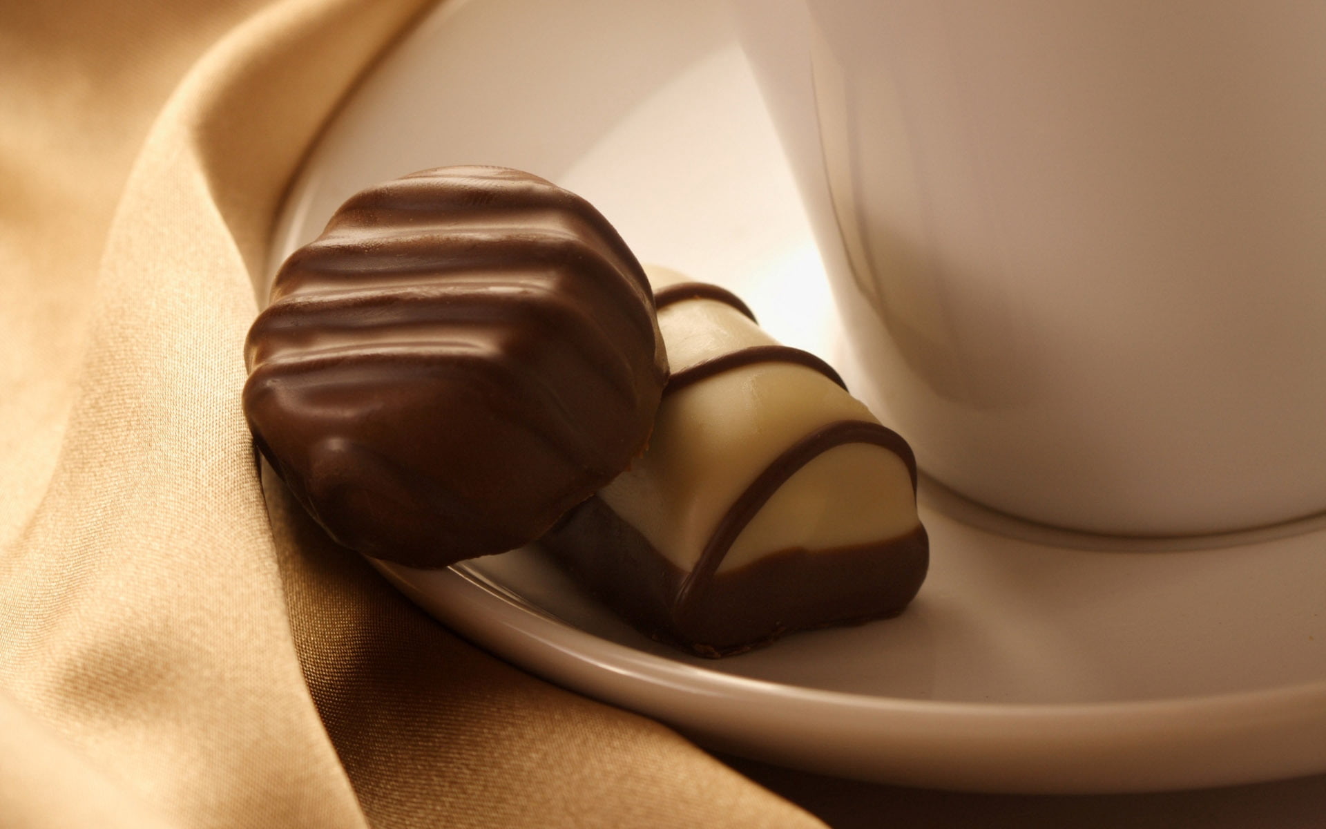 hot Chocolate, freshness, candy, chocolate Candy, breakfast, dark, white, espresso, beauty, heat - Temperature, milk, elegance, caffeine, luxury, fashion, HD Wallpaper