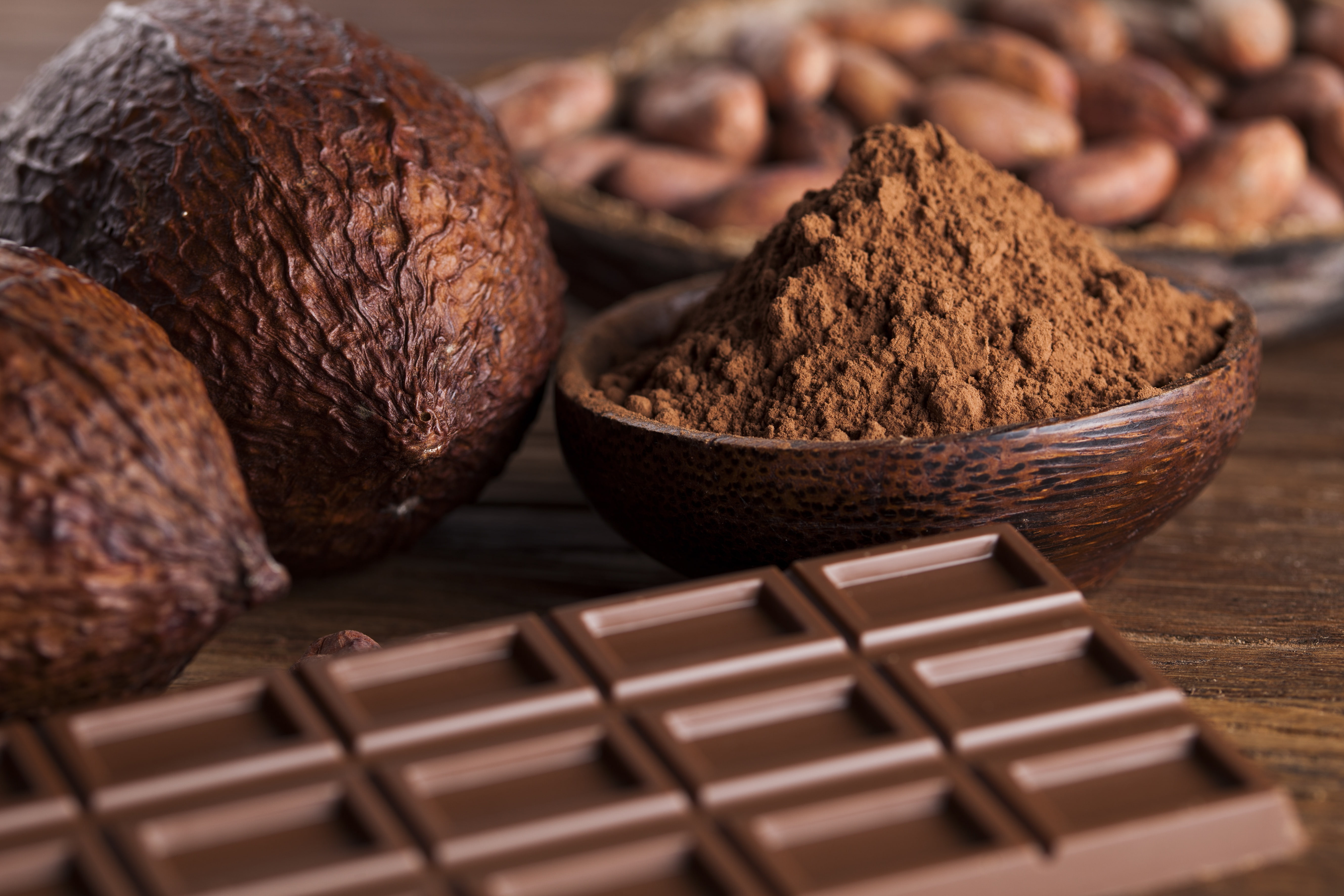 nut, 5K, corn, bowl, bitter chocolate, walnut, chocolate, nuts, grain, cocoa, dark chocolate, HD Wallpaper