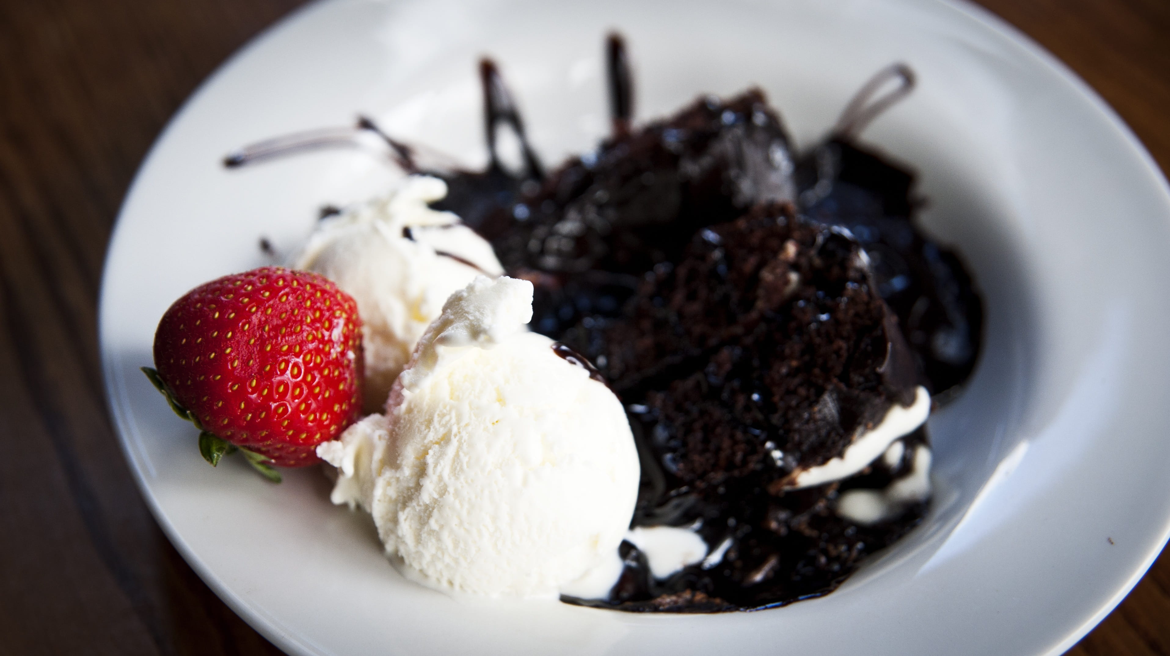 no people, temptation, food and drink, chocolate, dairy product, frozen food, food, freshness, ice cream, cold, berry fruit, vanilla ice cream, topped, HD Wallpaper
