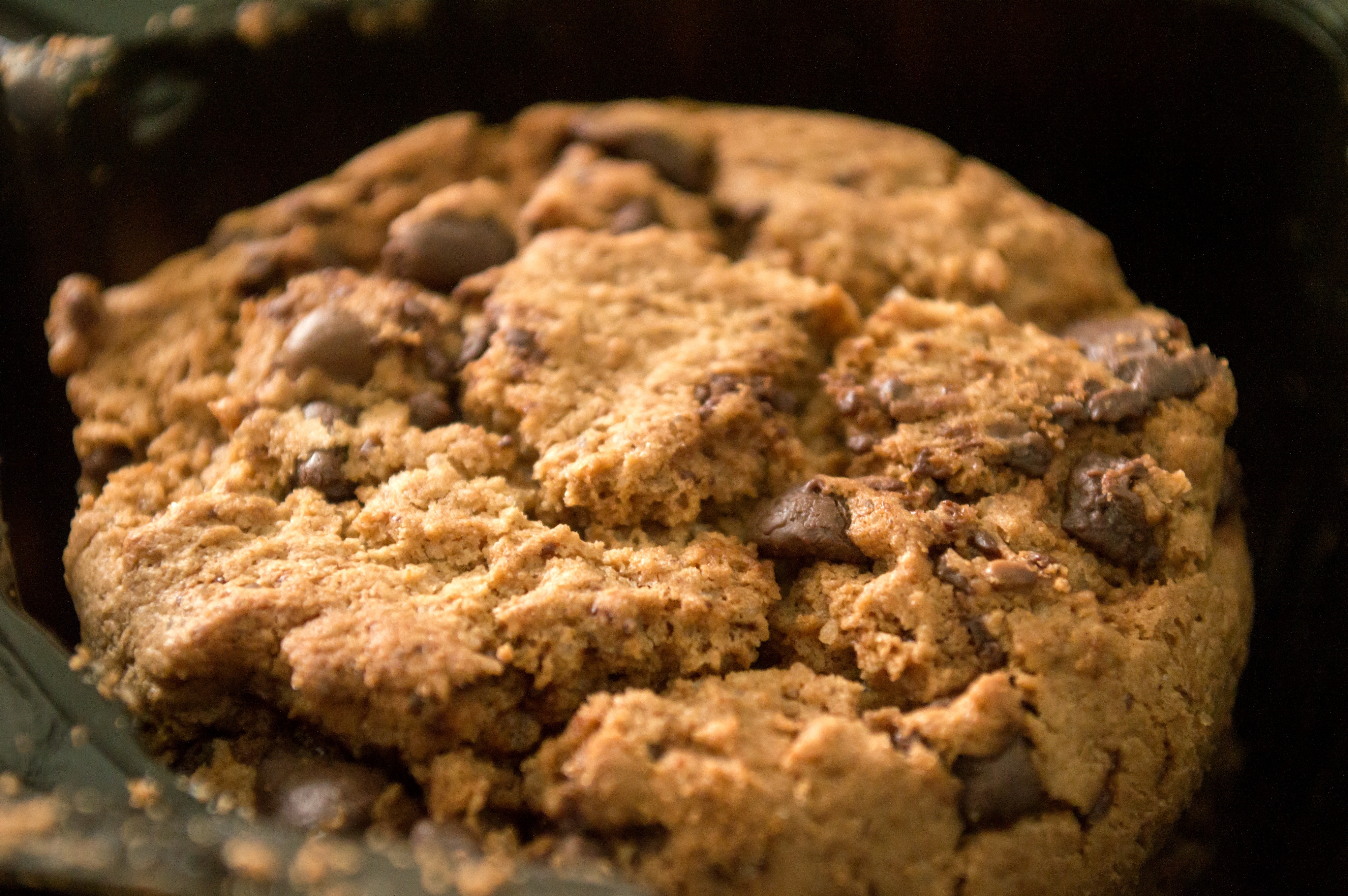 chocolate chip cookie, breakfast, indoors, eat, dessert, cookie, sweet, pastries, raisin, wellbeing, kecks, 4K, food and drink, ready-to-eat, chocolate chips, HD Wallpaper