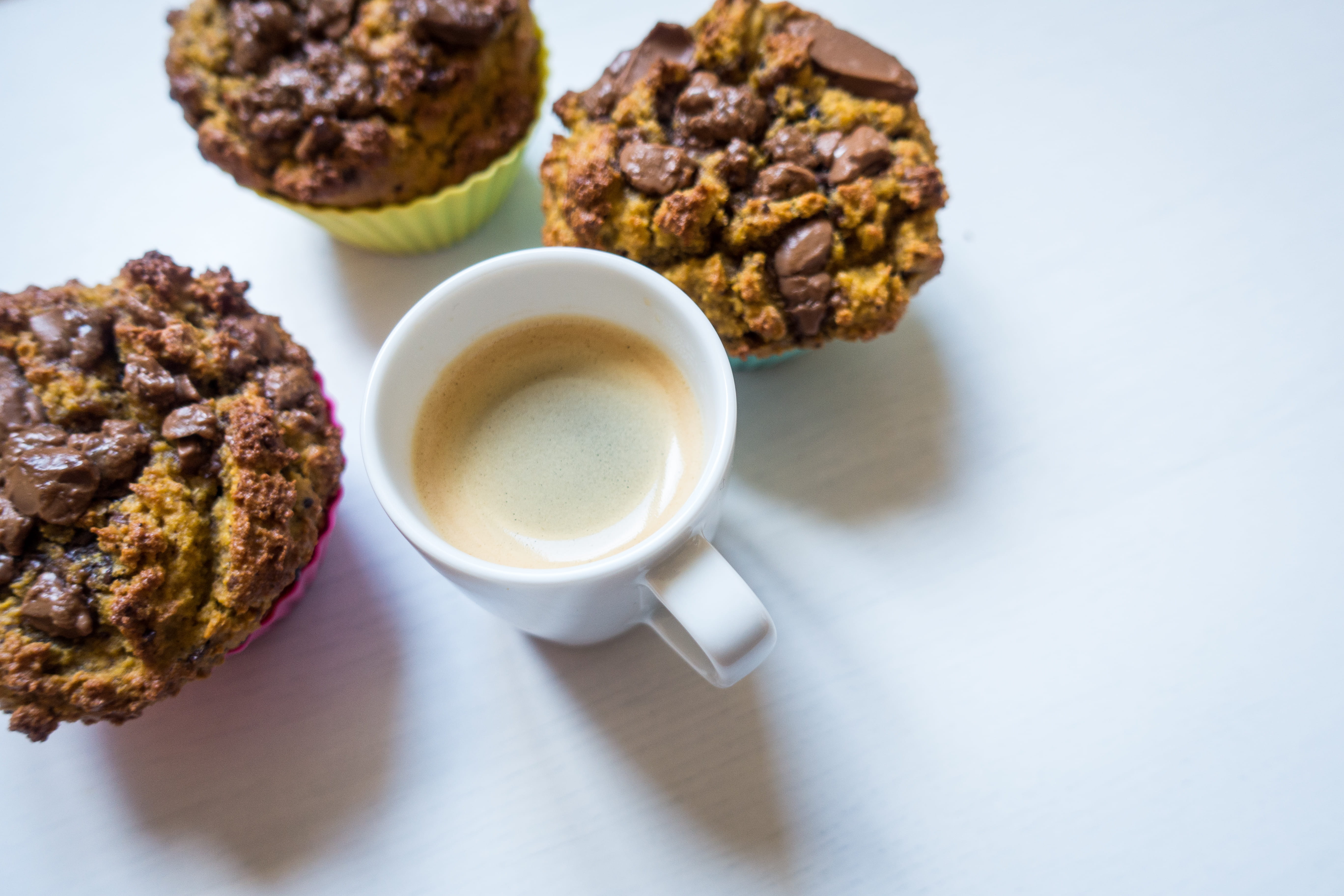 indulgence, plate, close-up, cake, white background, close up, table, high angle view, cup, coffee - drink, chocolate chip cookie, food and drink, snack, HD Wallpaper
