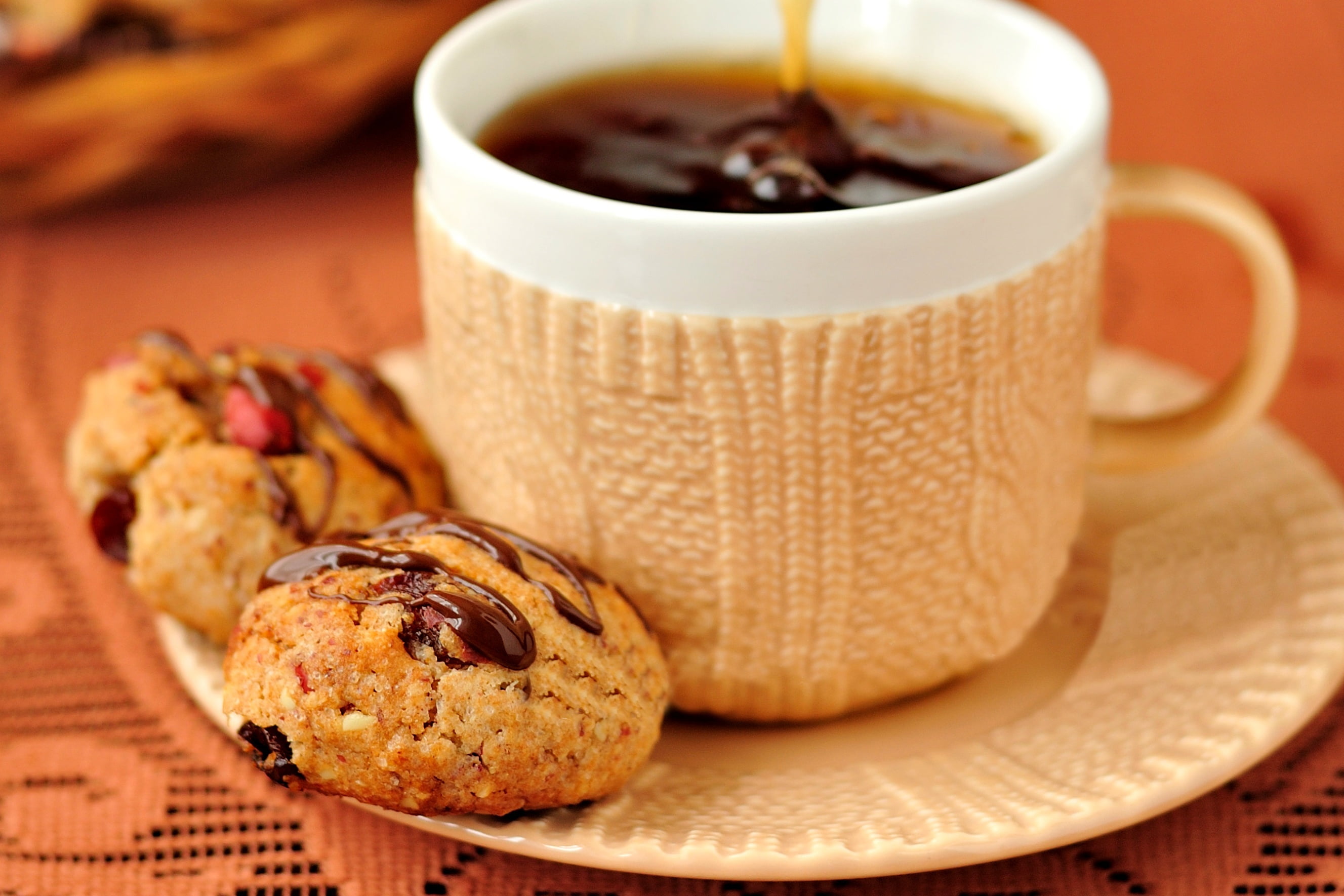 raisin, meal, cookies, food, dried food, chocolate chip cookie, breakfast, sweet, freshness, food and drink, dessert, baked, coffee cup, cookie, 2K, refreshment, HD Wallpaper