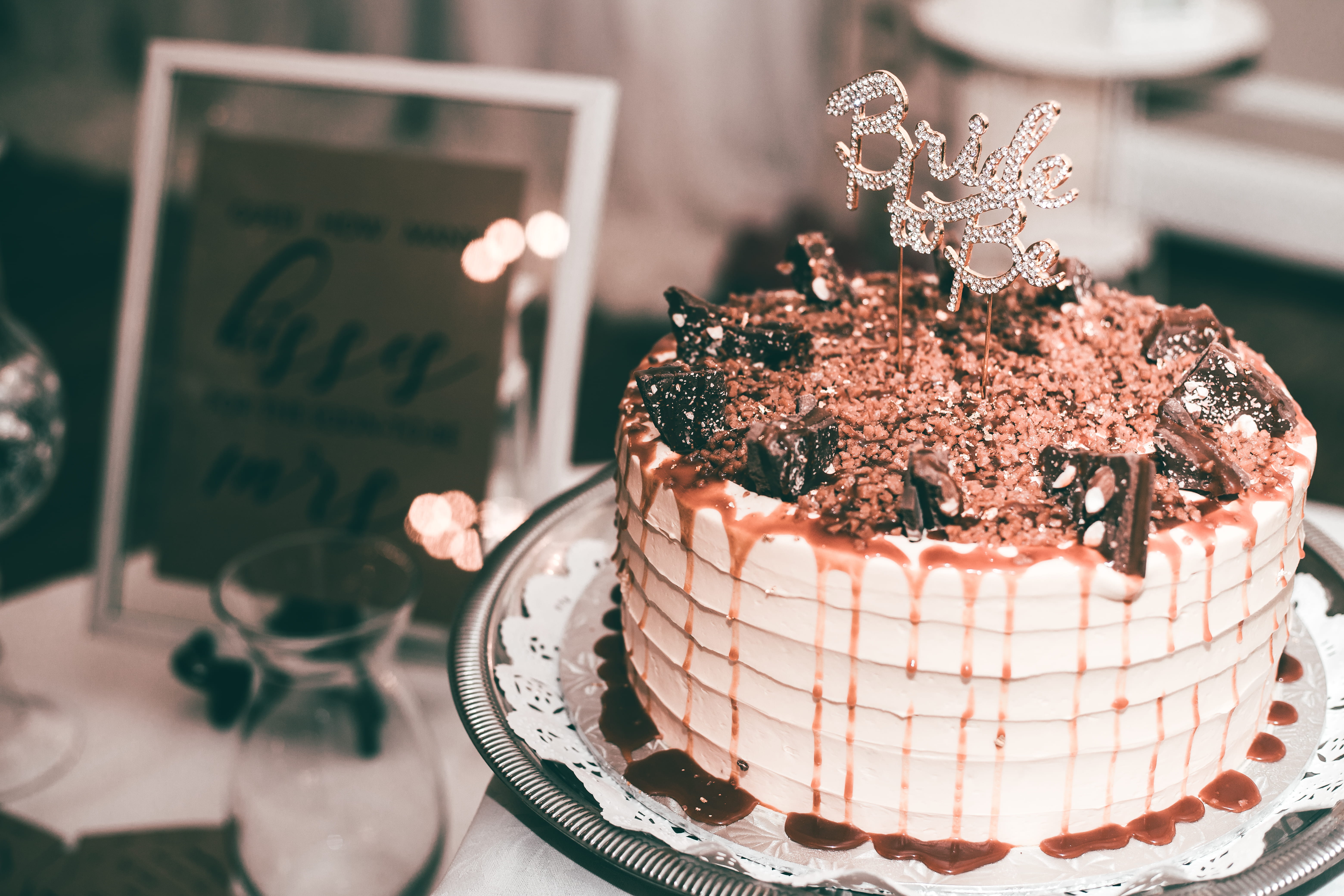 crockery, food and drink, dessert, no people, 5K, bridal shower, freshness, table, cake, baked, topped, sweet food, food, indoors, focus on foreground, HD Wallpaper