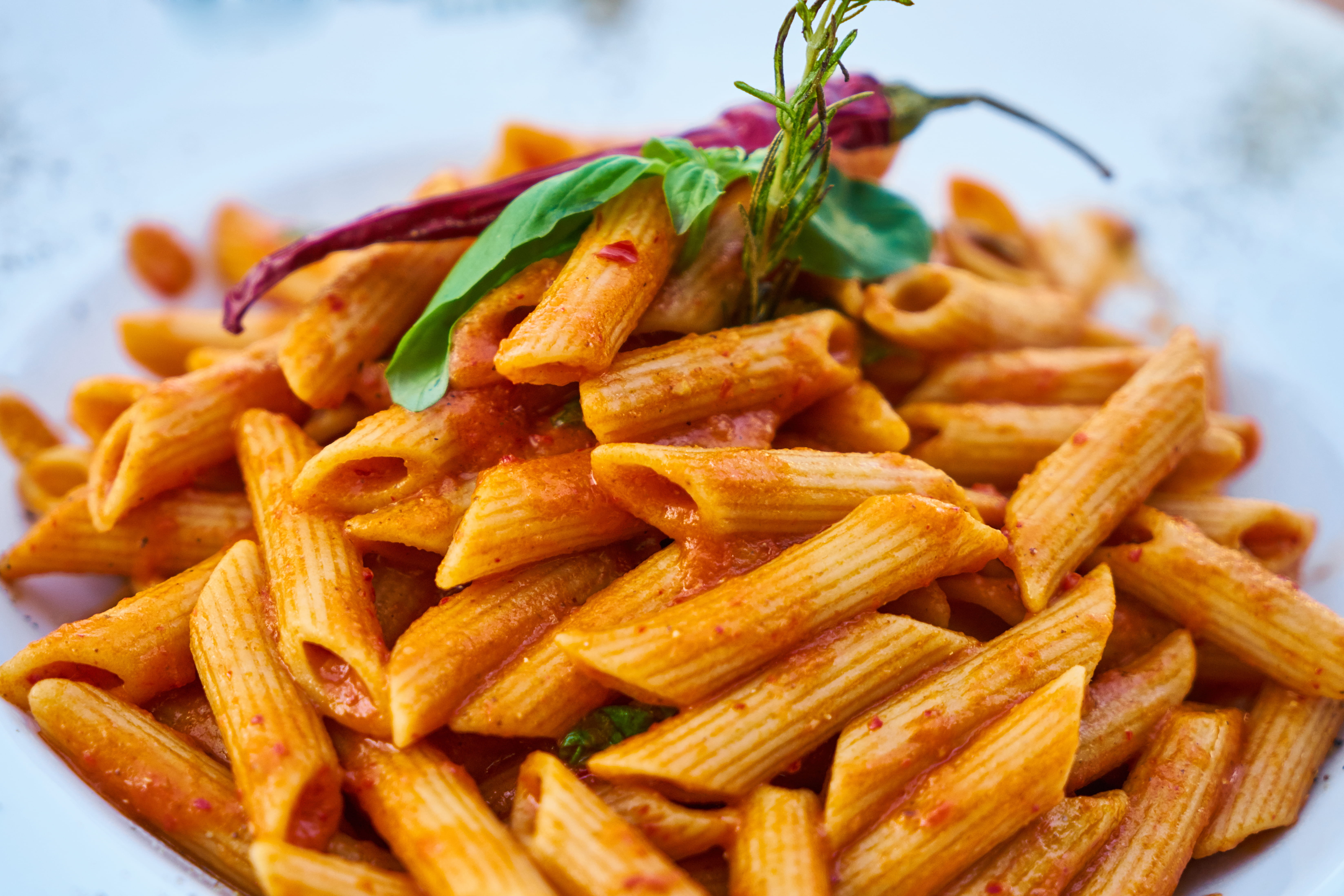 food and drink, still life, tasty, yellow, pasta, macaroni, indoors, lunch, 5K, food, photo, snack, unhealthy eating, dinner, herb, large group of objects, HD Wallpaper