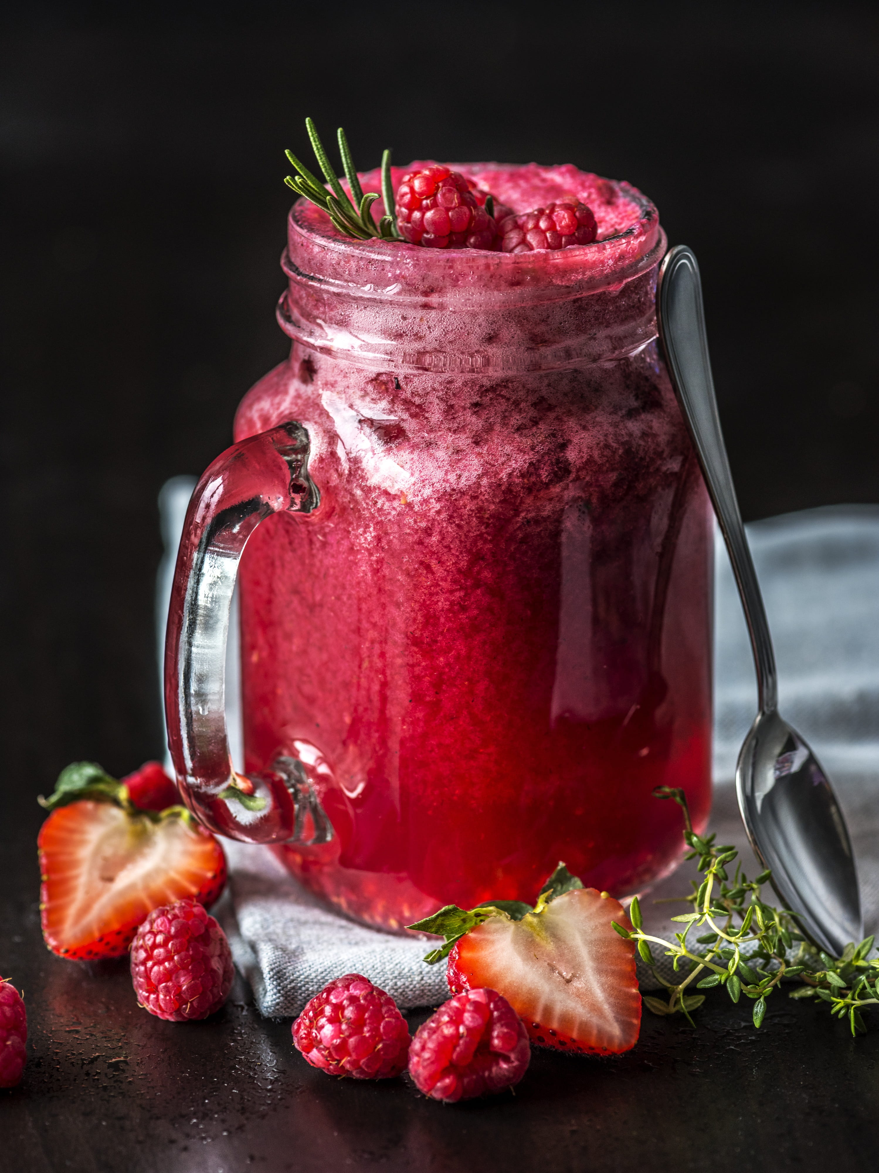 refreshment, refreshing, mixed berry, beverage, 4K, no people, drinking glass, strawberry, red, cold, berry, macro, juice, studio shot, black background, Phone HD Wallpaper