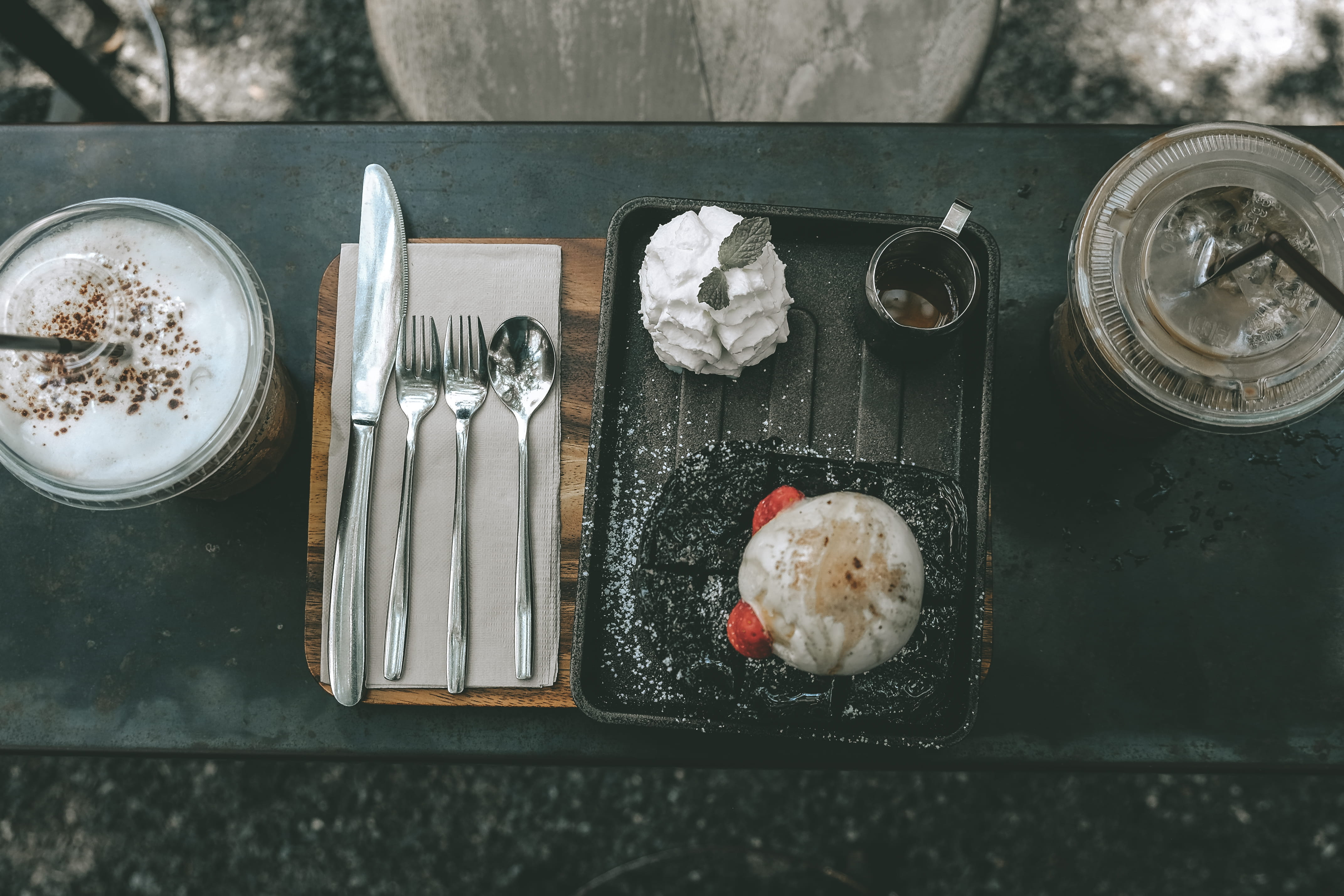 frappe, table, flat lay, indoors, knife, platter, eat, thailand, directly above, food, drink, household equipment, looking down, seafood, plate, fork, wooden tray, HD Wallpaper