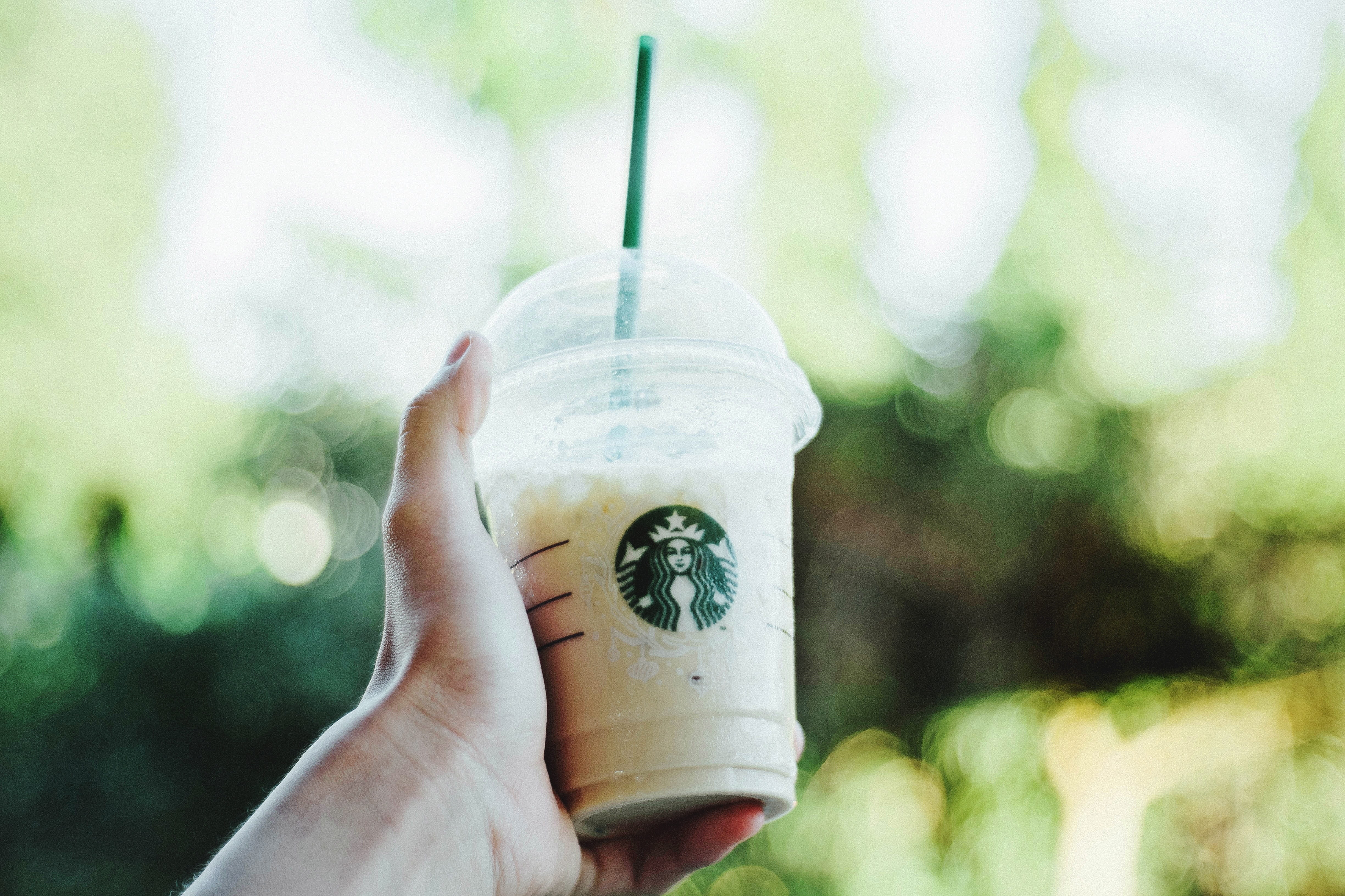 coffee, shop, holding, close-up, food and drink, glass, mojito, disposable, relax, bokeh, finger, straw, restaurant, starbucks, human body part, refreshment, HD Wallpaper