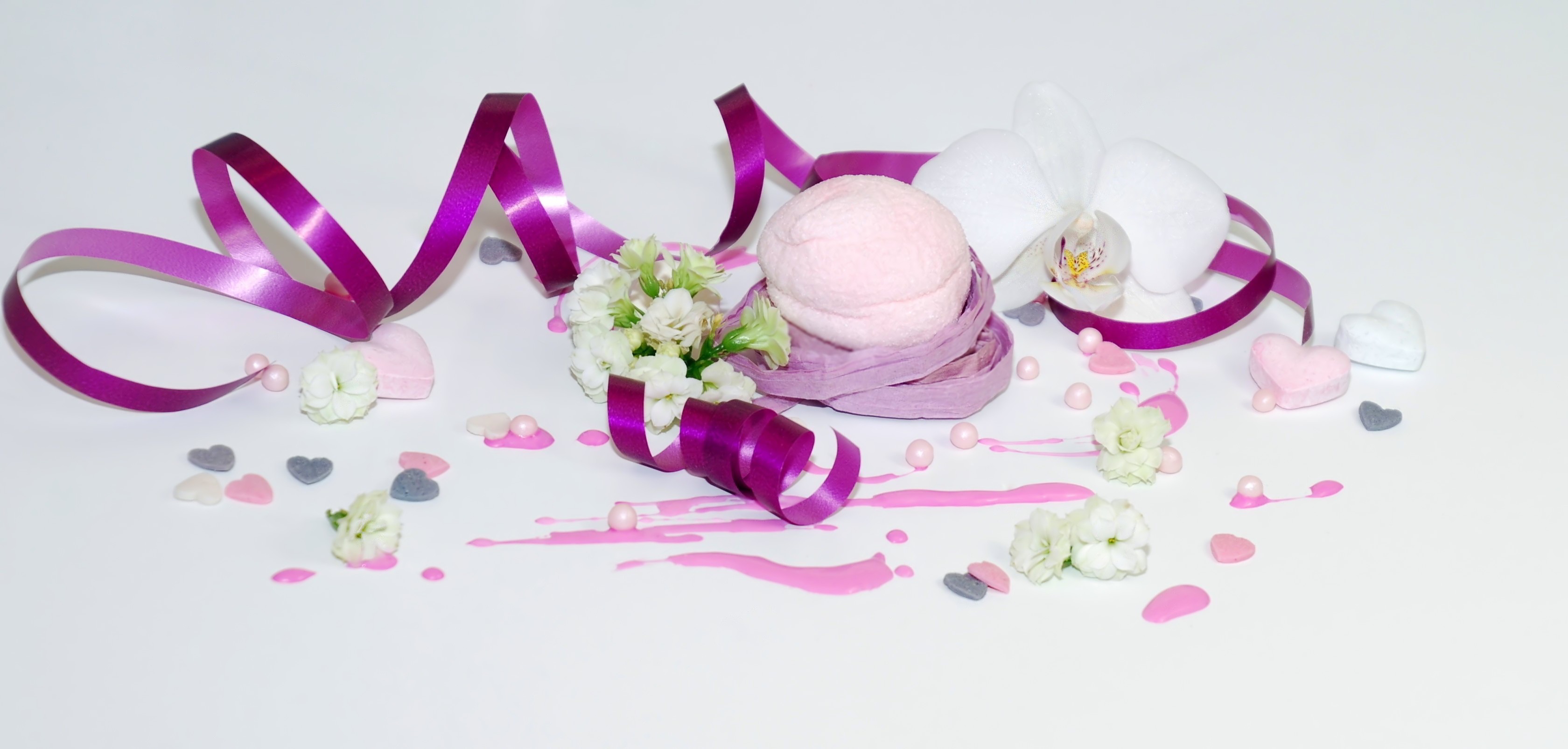 decoration, colorful, nature, romantic, directly above, delicious, benefit from, no people, polly, white, pink, freshness, flower arrangement, beauty in nature, HD Wallpaper