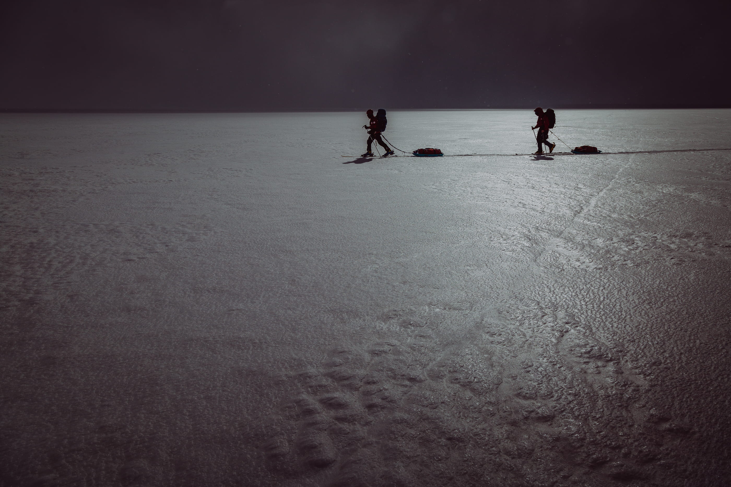 pack, beach, walking, teenager, leisure activity, sea, nature, skating, ice, 2K, sport, child, snowfield, sky, ice hockey, people, ice skate, coast, winter sport, HD Wallpaper